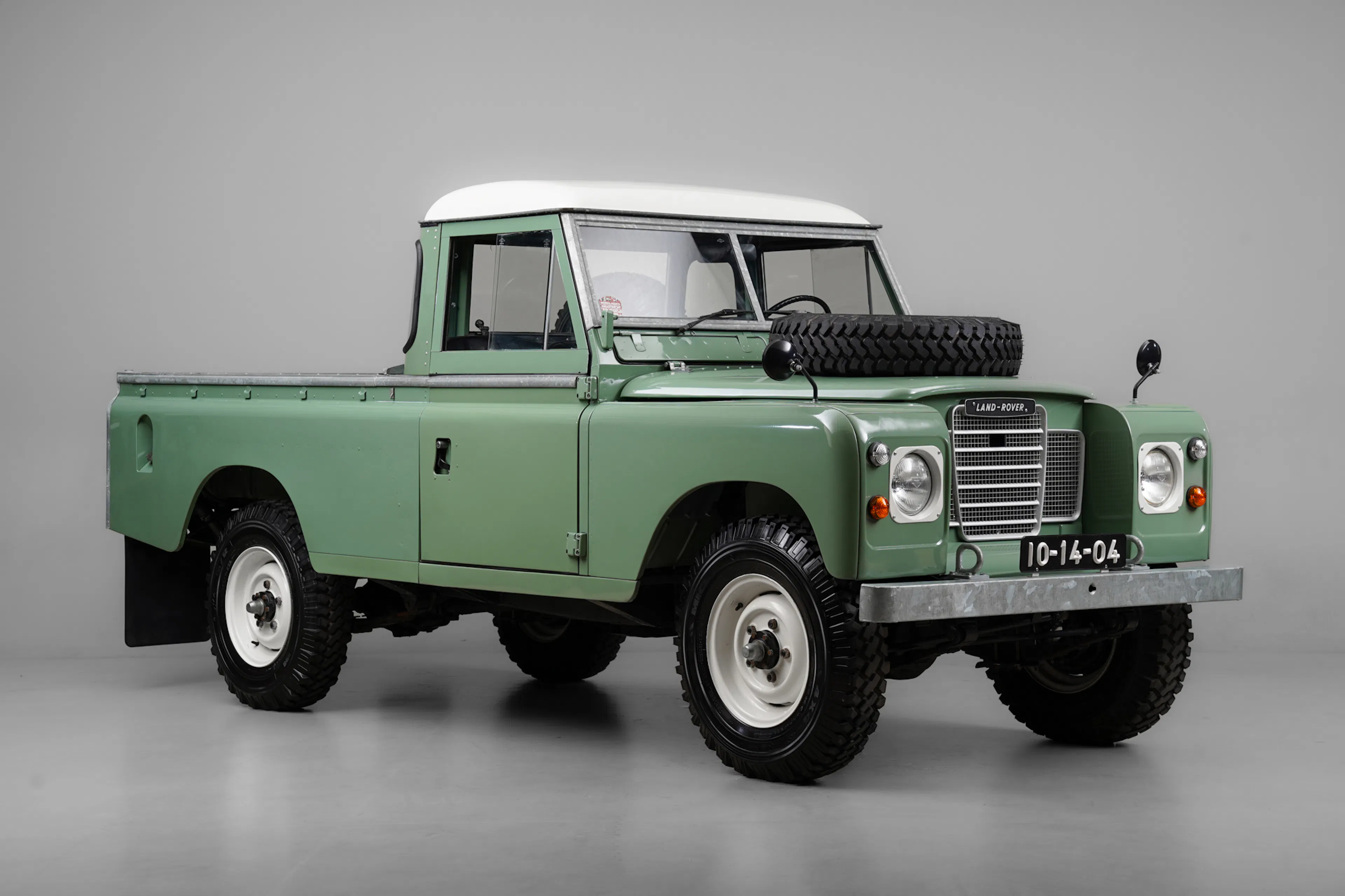 1971 Land Rover Series III 109 2dr Pickup 4x4 Courtesy of Canepa