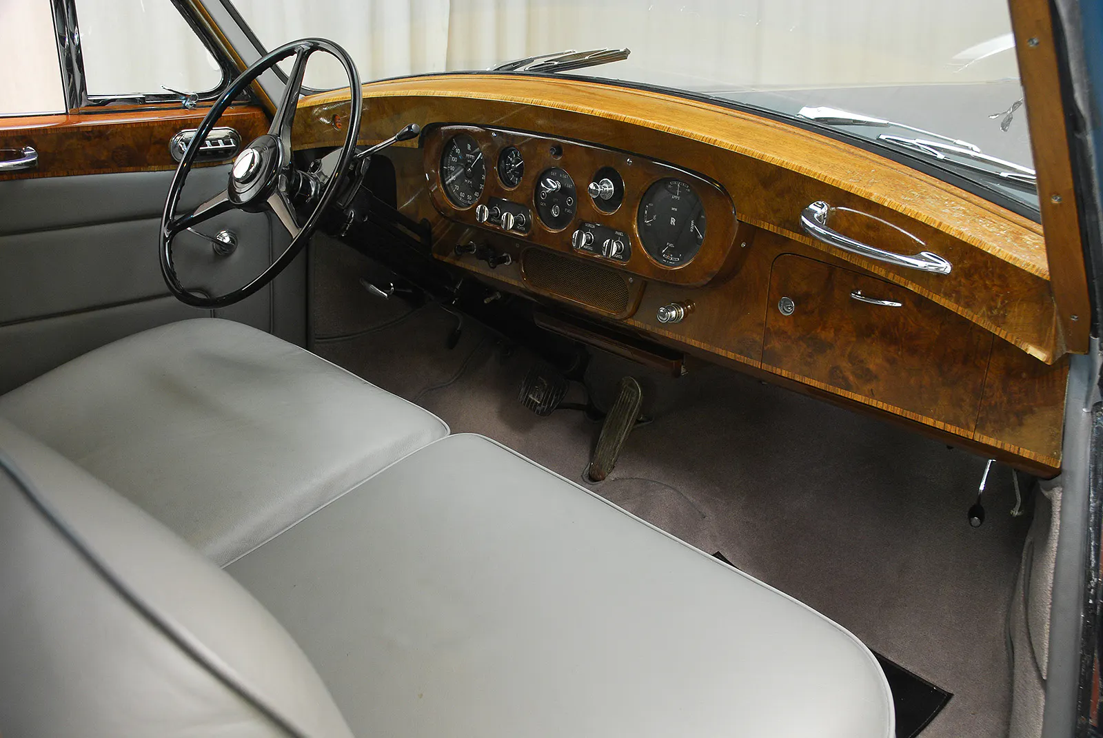 1962 Rolls-Royce Phantom V Mulliner Park Ward 4dr Limousine Courtesy of Hyman Ltd.