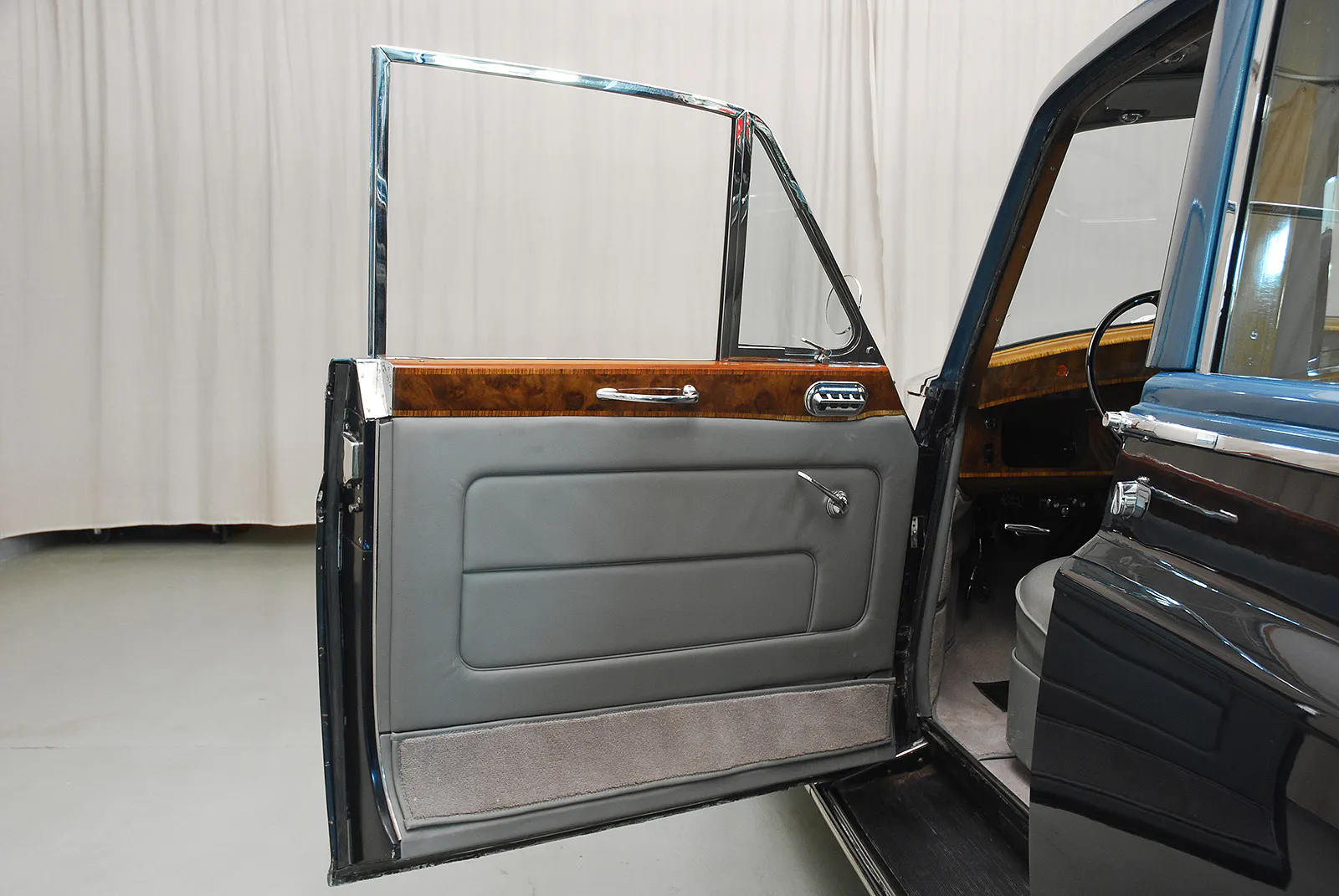 1962 Rolls-Royce Phantom V Mulliner Park Ward 4dr Limousine Courtesy of Hyman Ltd.