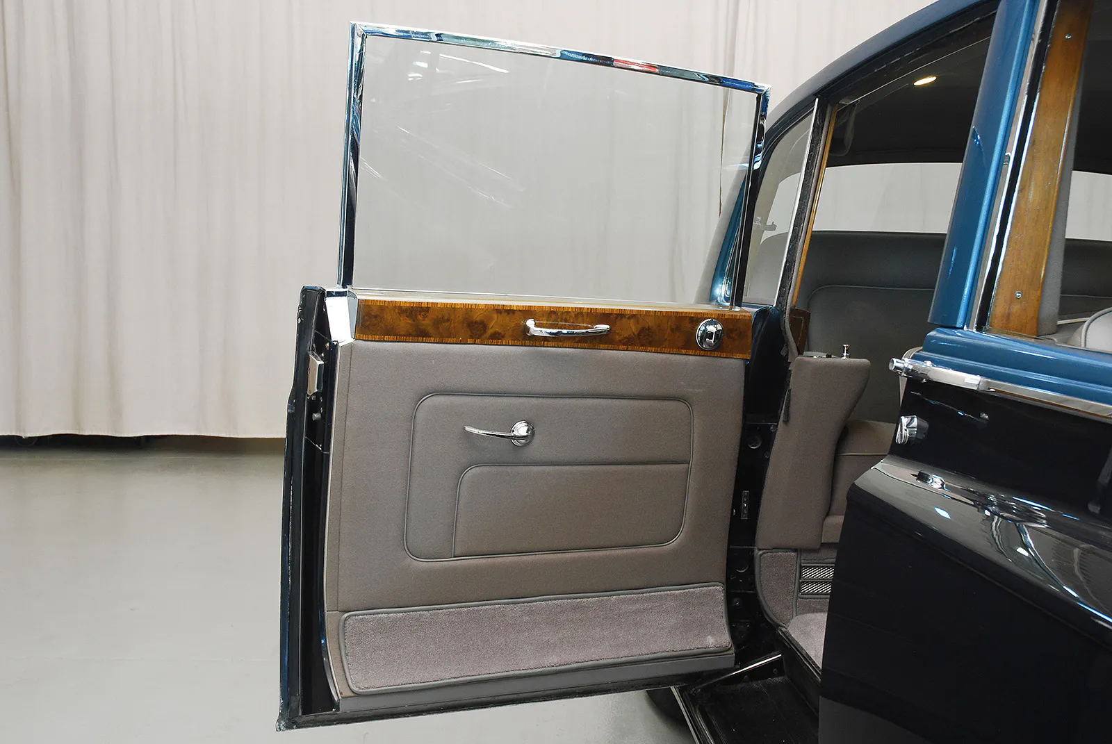 1962 Rolls-Royce Phantom V Mulliner Park Ward 4dr Limousine Courtesy of Hyman Ltd.