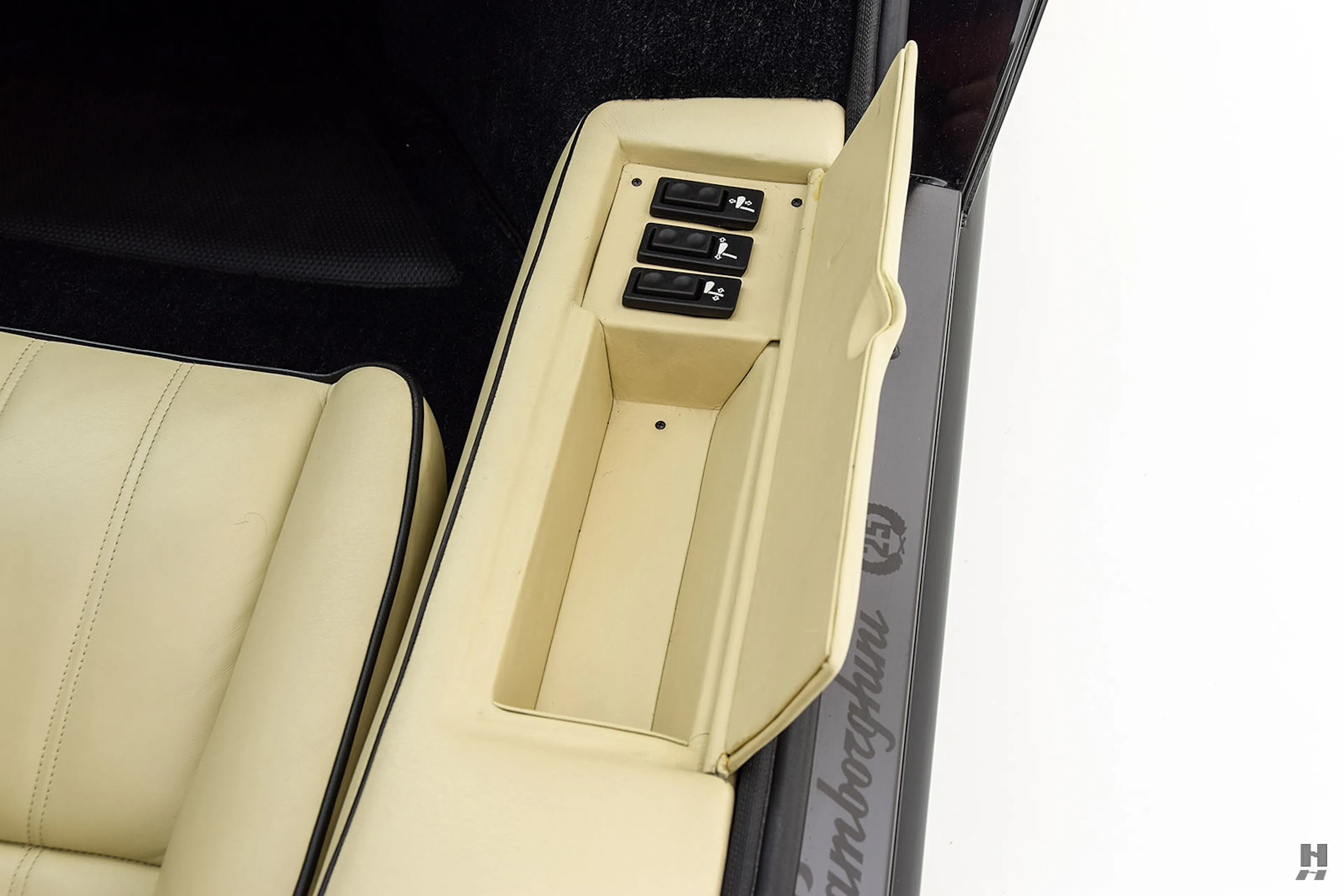 1989 Lamborghini Countach Silver Anniversary 2dr Coupe Courtesy of Hyman Ltd.