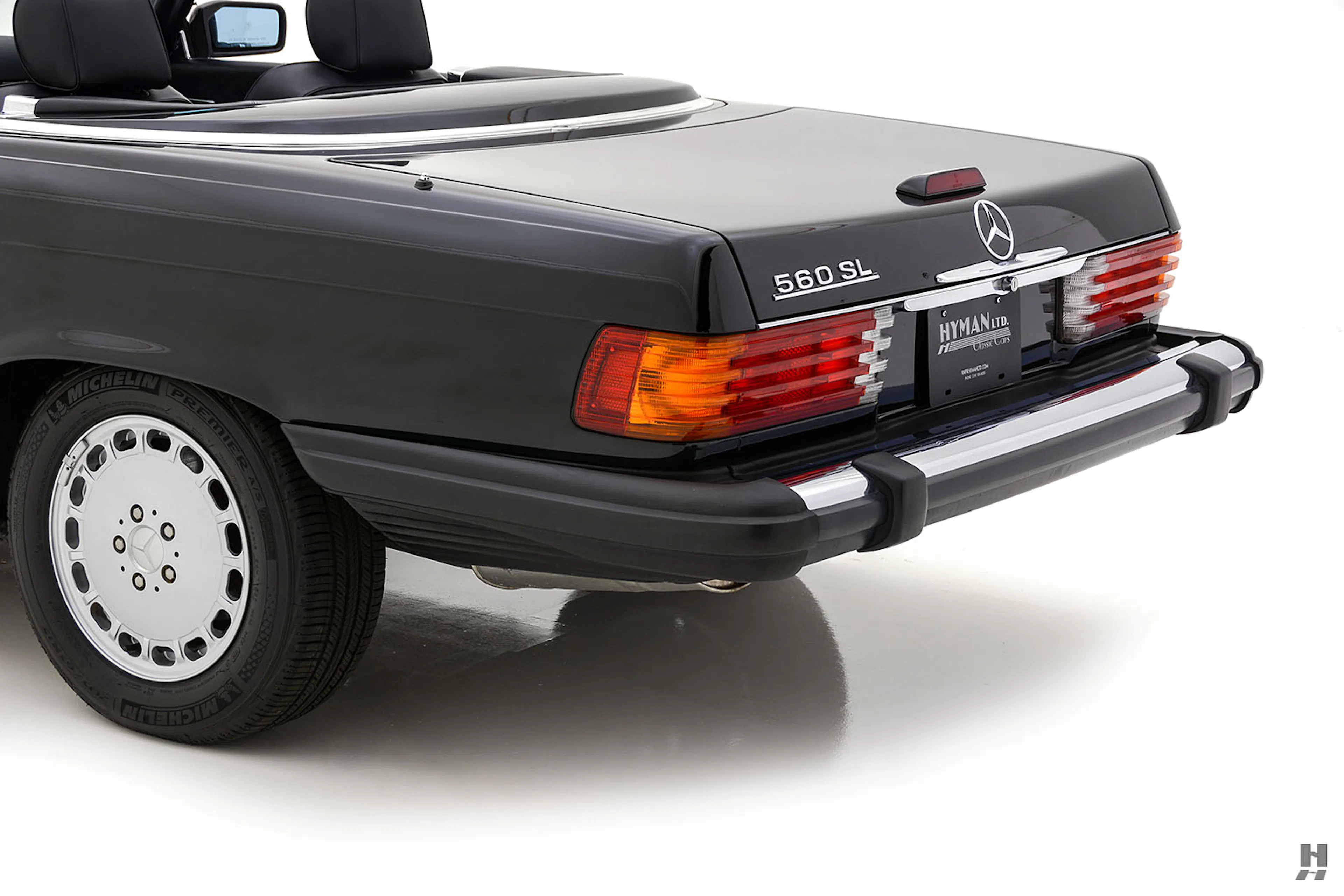 1989 Mercedes-Benz 560SL 2dr Roadster Courtesy of Hyman Ltd.