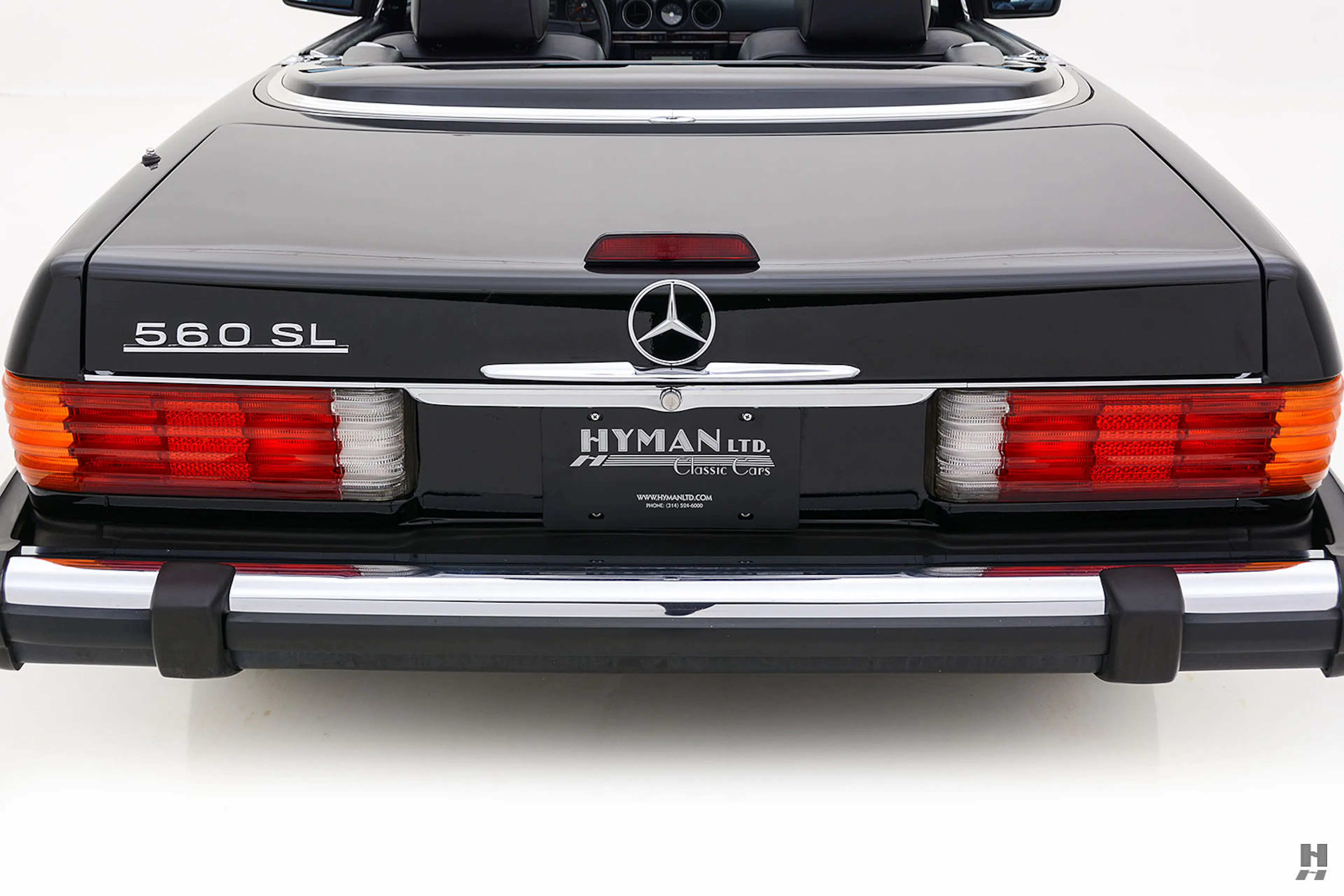 1989 Mercedes-Benz 560SL 2dr Roadster Courtesy of Hyman Ltd.