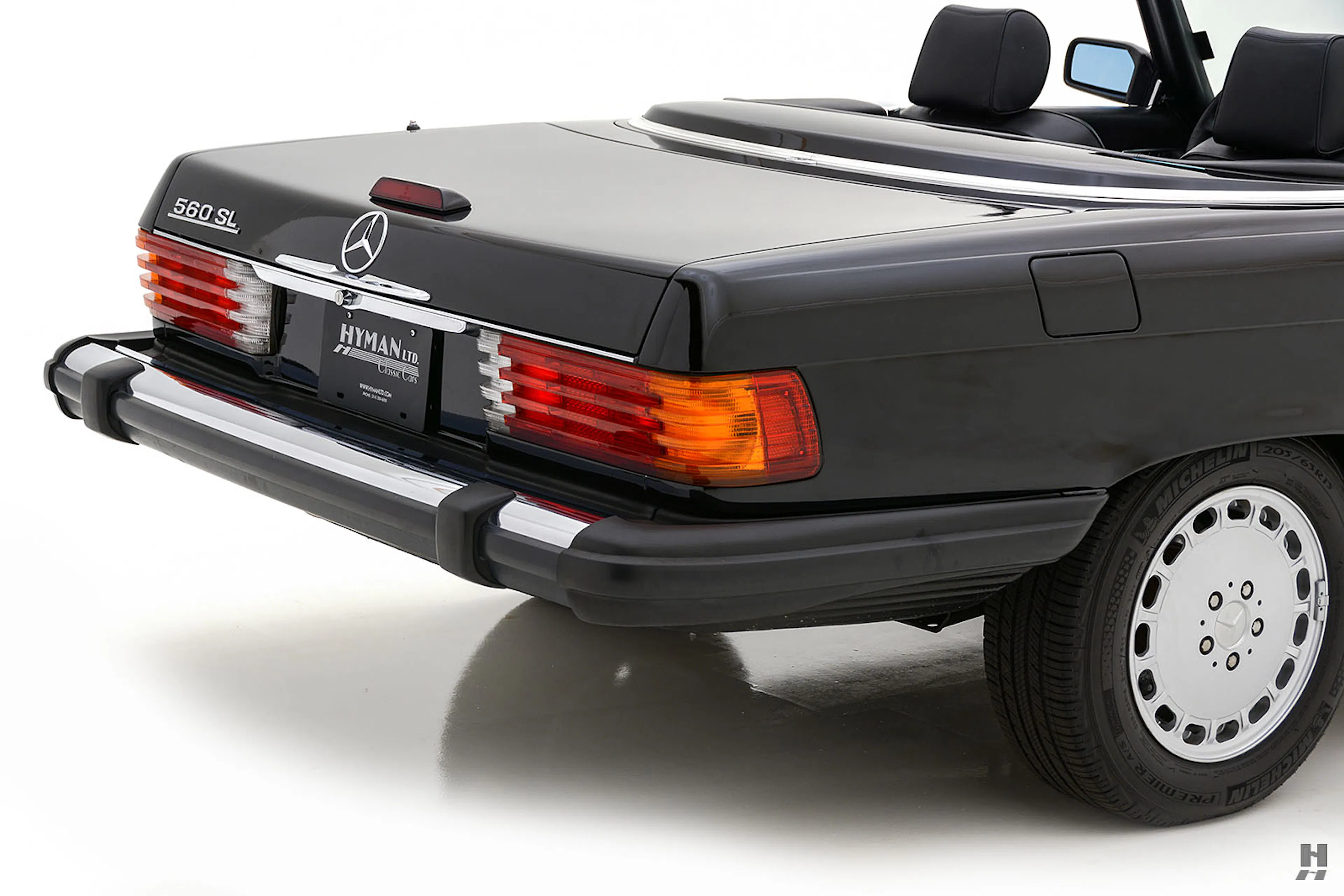 1989 Mercedes-Benz 560SL 2dr Roadster Courtesy of Hyman Ltd.