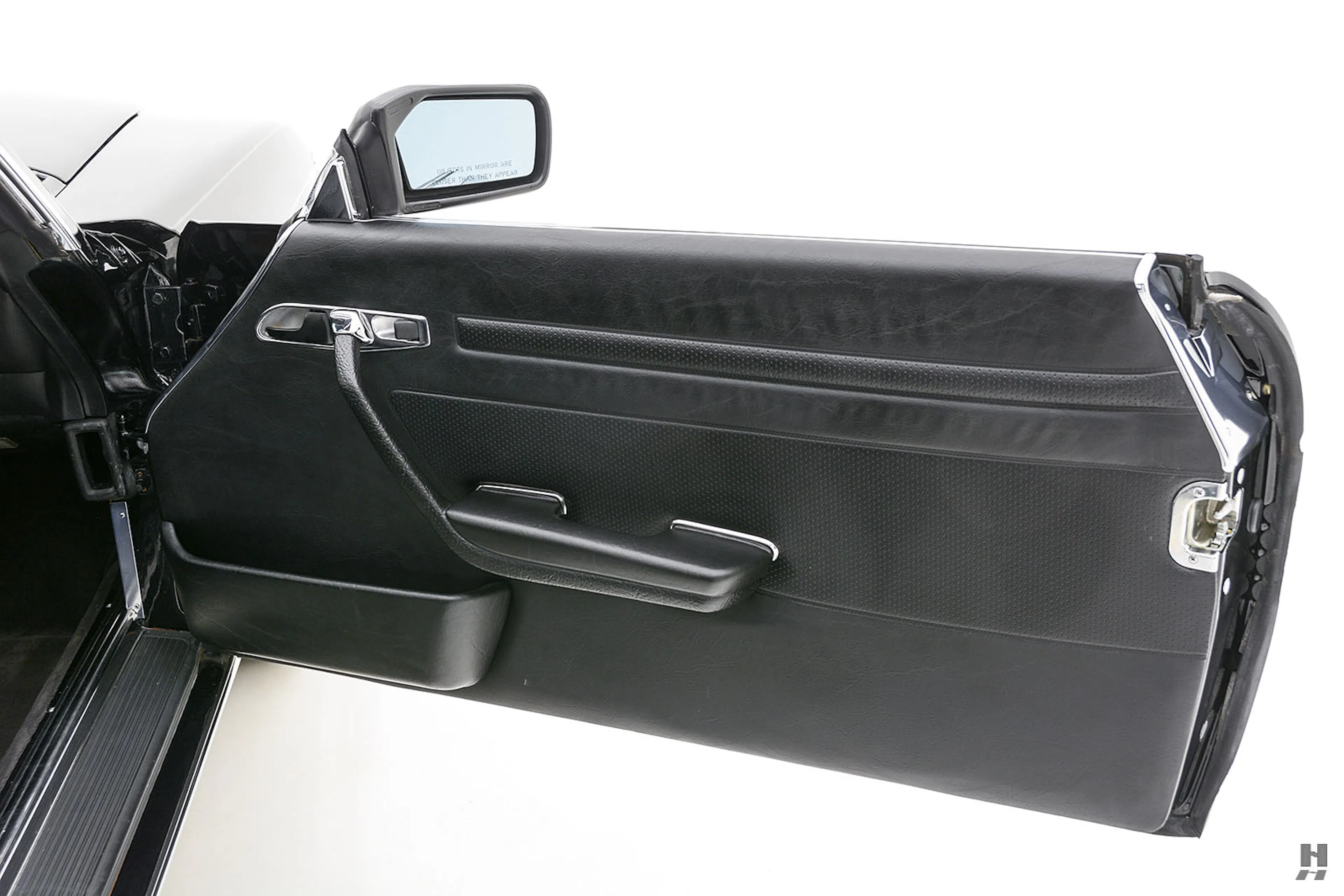 1989 Mercedes-Benz 560SL 2dr Roadster Courtesy of Hyman Ltd.