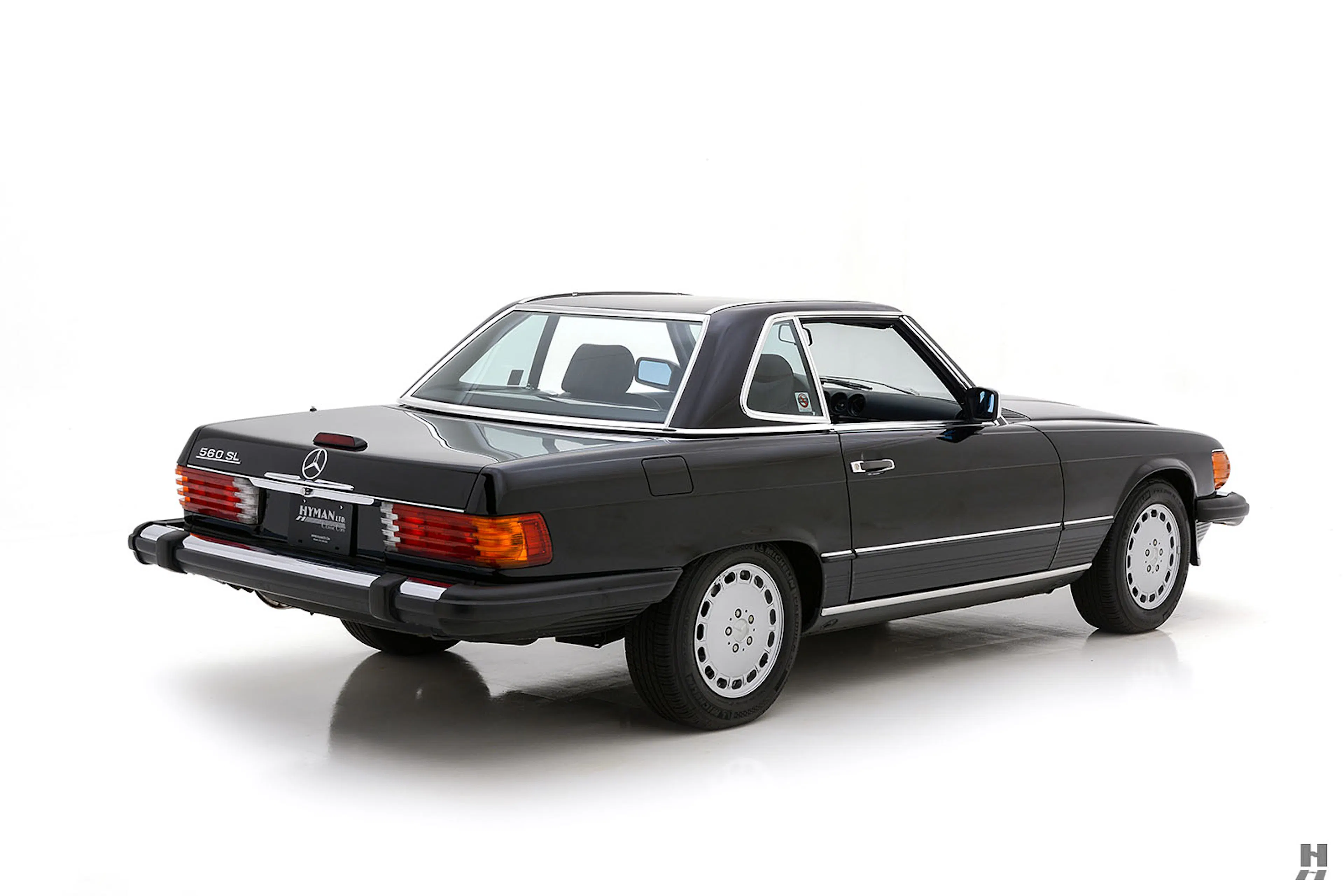 1989 Mercedes-Benz 560SL 2dr Roadster Courtesy of Hyman Ltd.