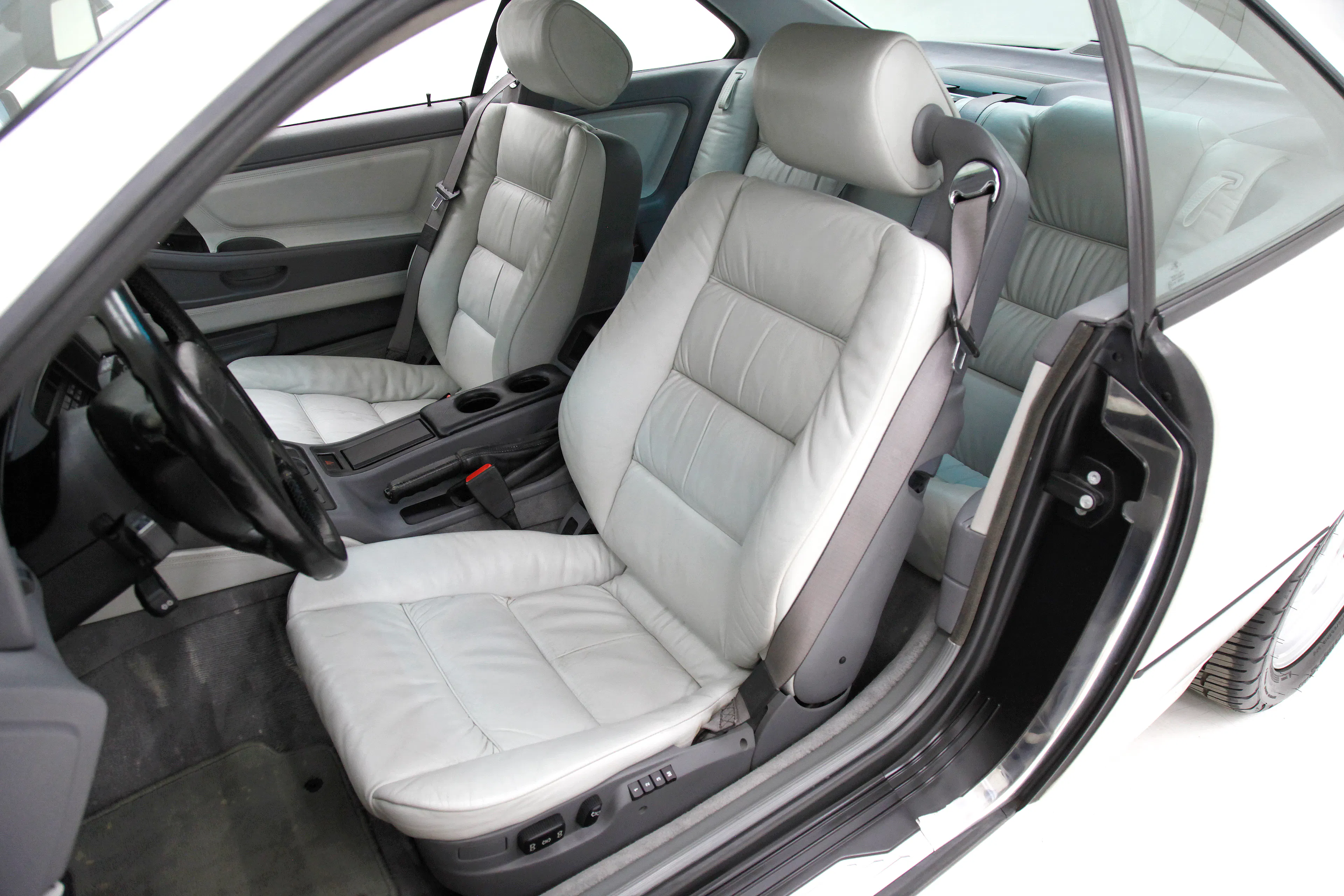 1993 BMW 850Ci coupe courtesy Classic Auto Mall