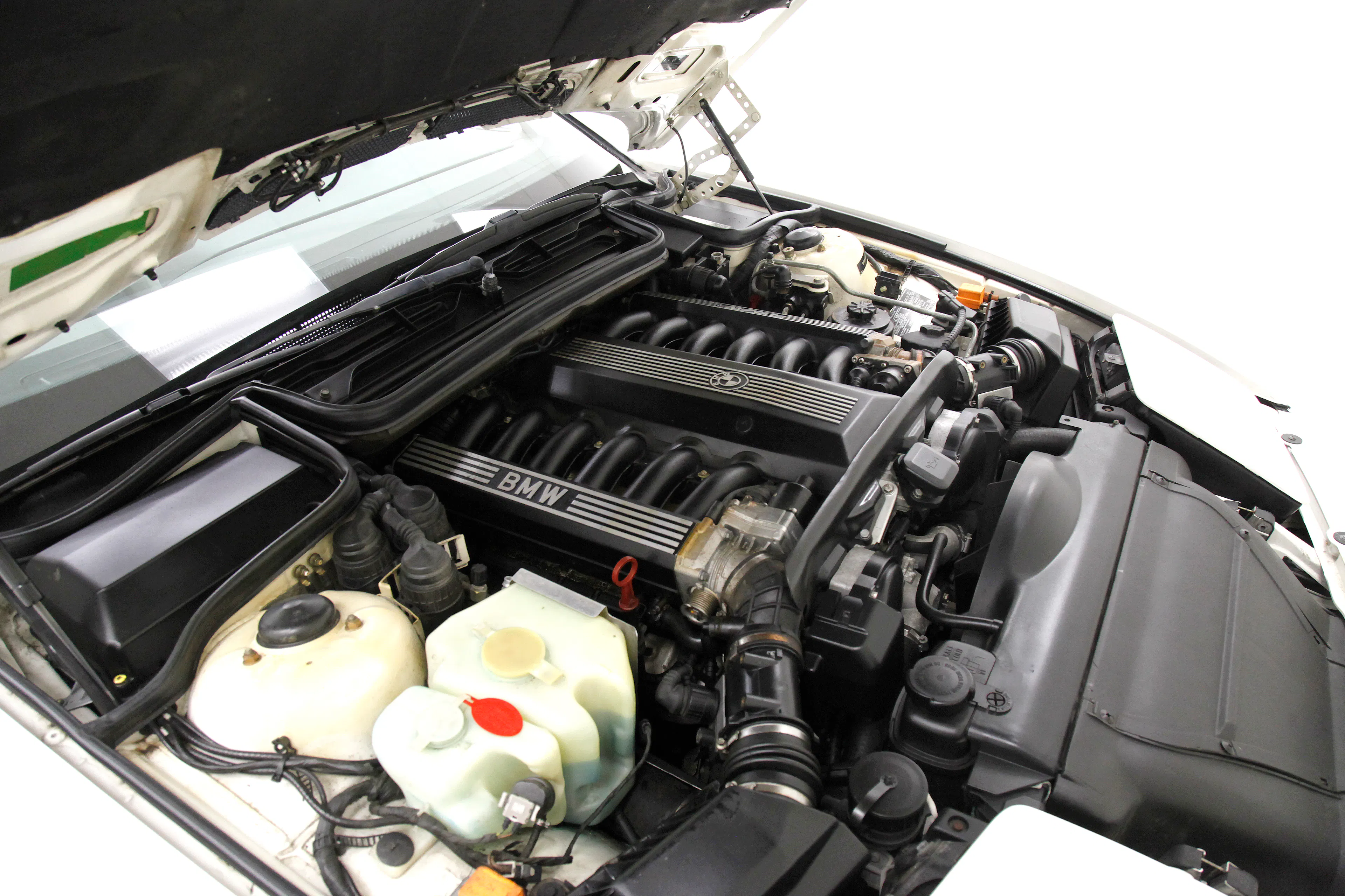 1993 BMW 850Ci coupe courtesy Classic Auto Mall