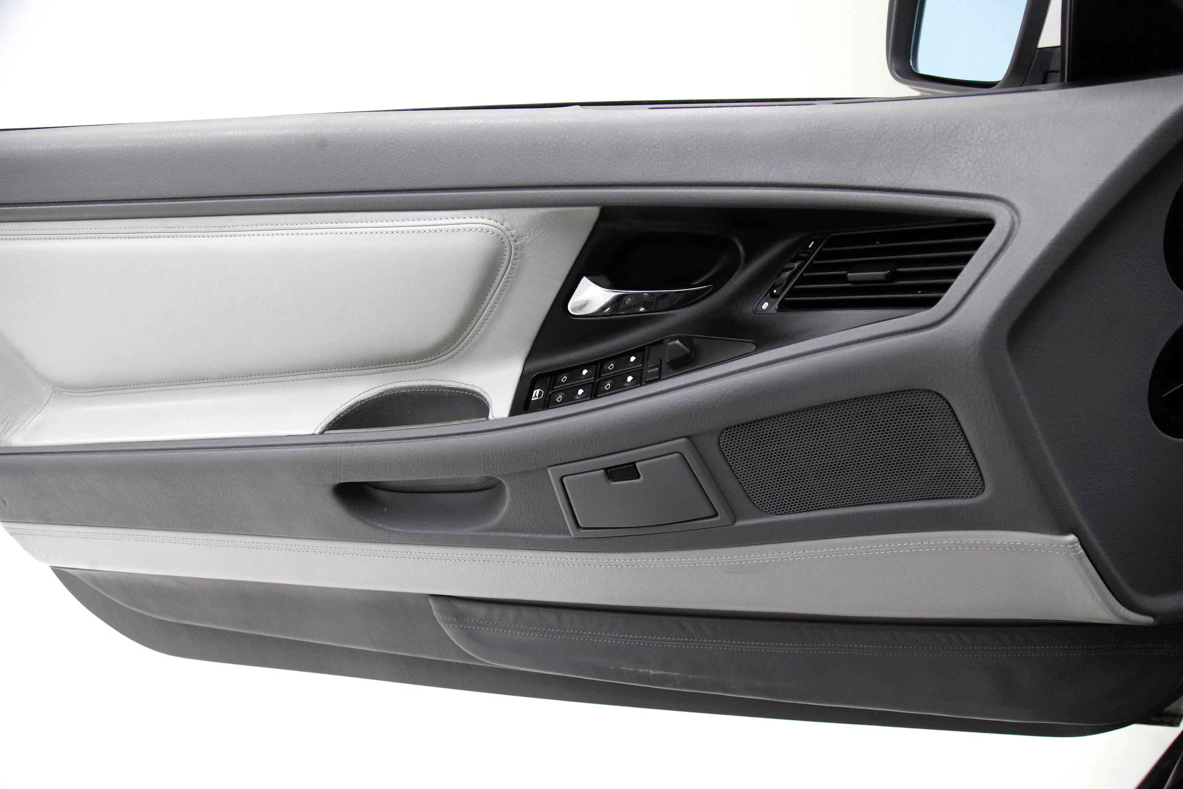 1993 BMW 850Ci coupe courtesy Classic Auto Mall
