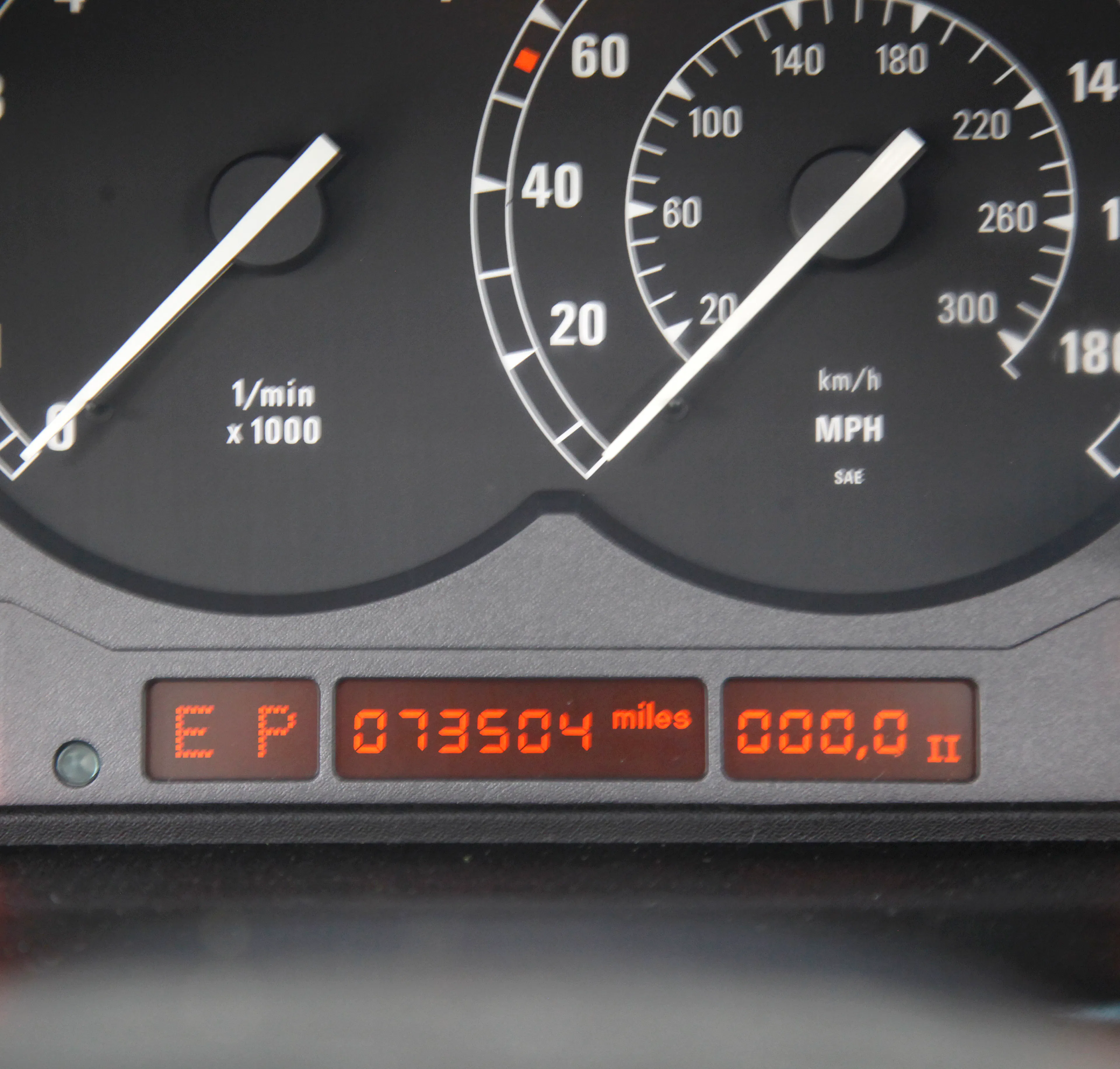 1993 BMW 850Ci coupe courtesy Classic Auto Mall