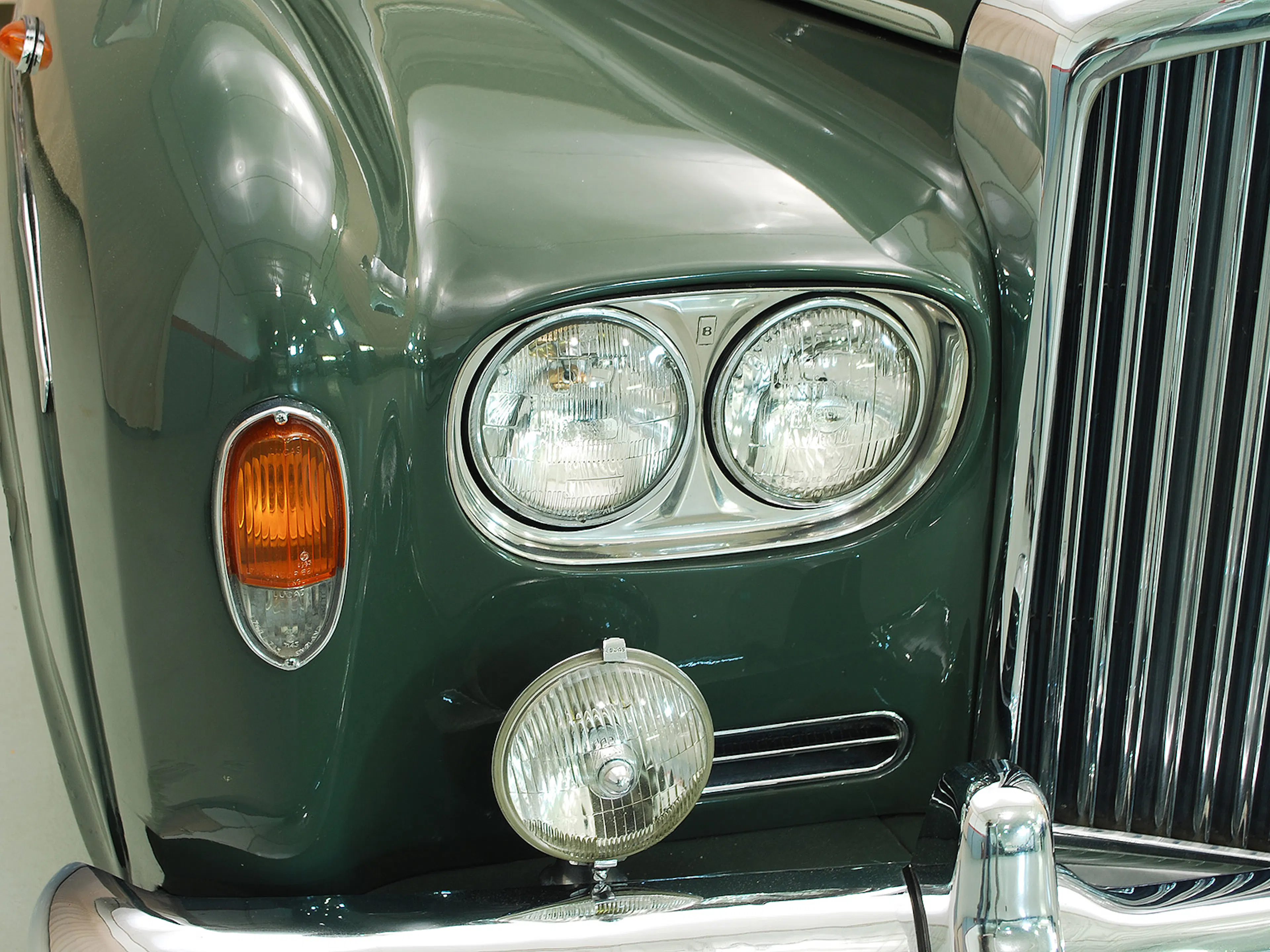 1964 Bentley S3 4dr Sedan Courtesy of Hyman Ltd.