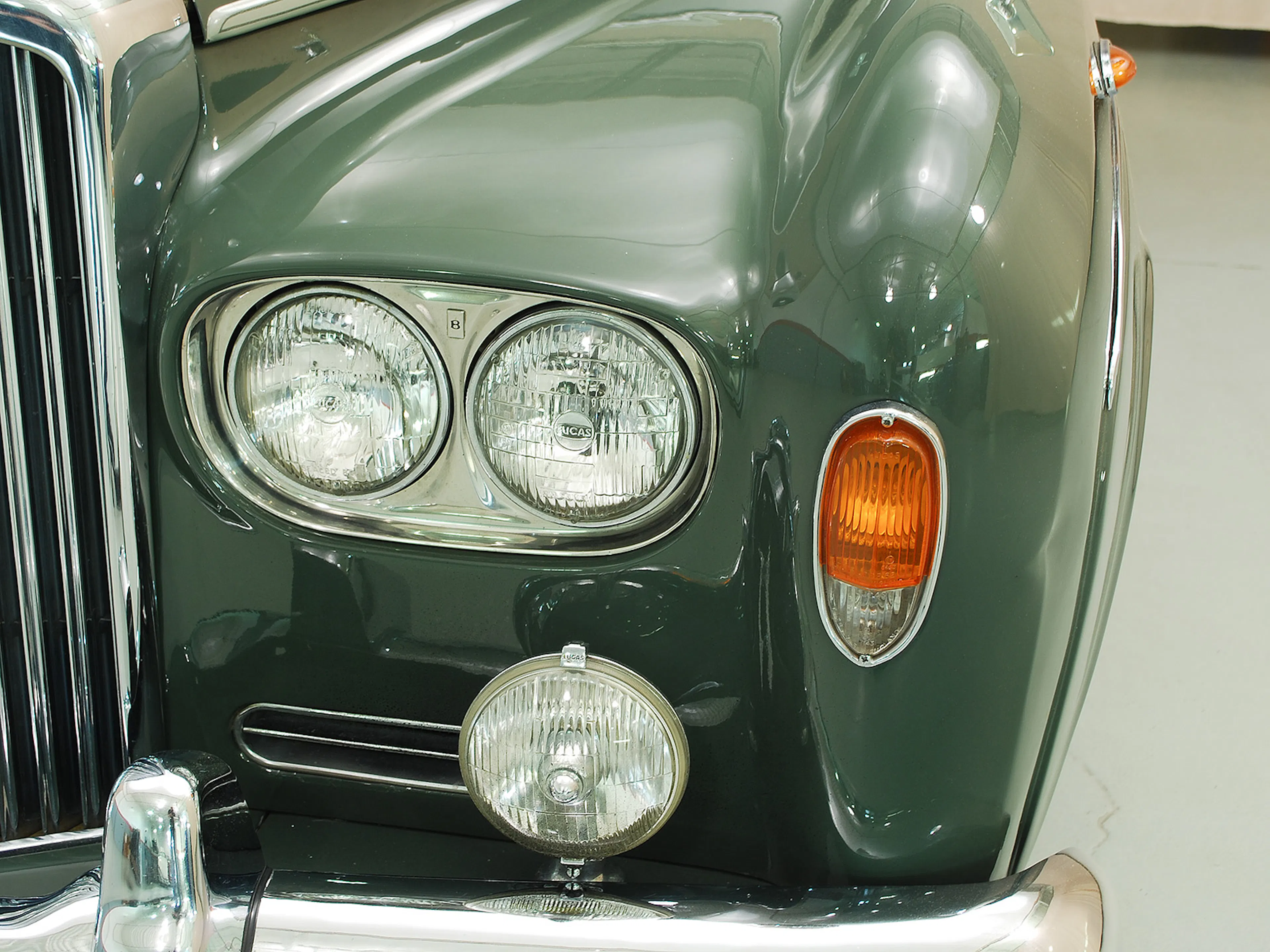 1964 Bentley S3 4dr Sedan Courtesy of Hyman Ltd.