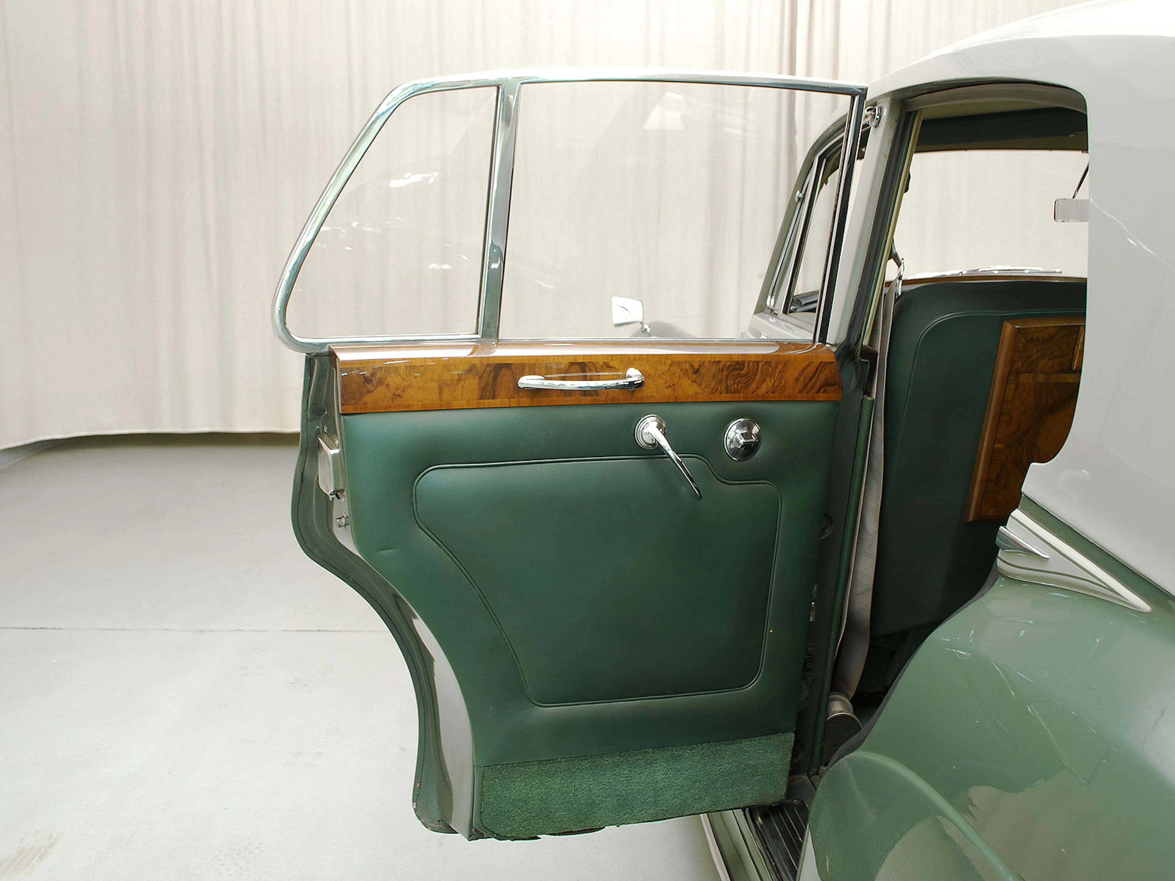 1964 Bentley S3 4dr Sedan Courtesy of Hyman Ltd.