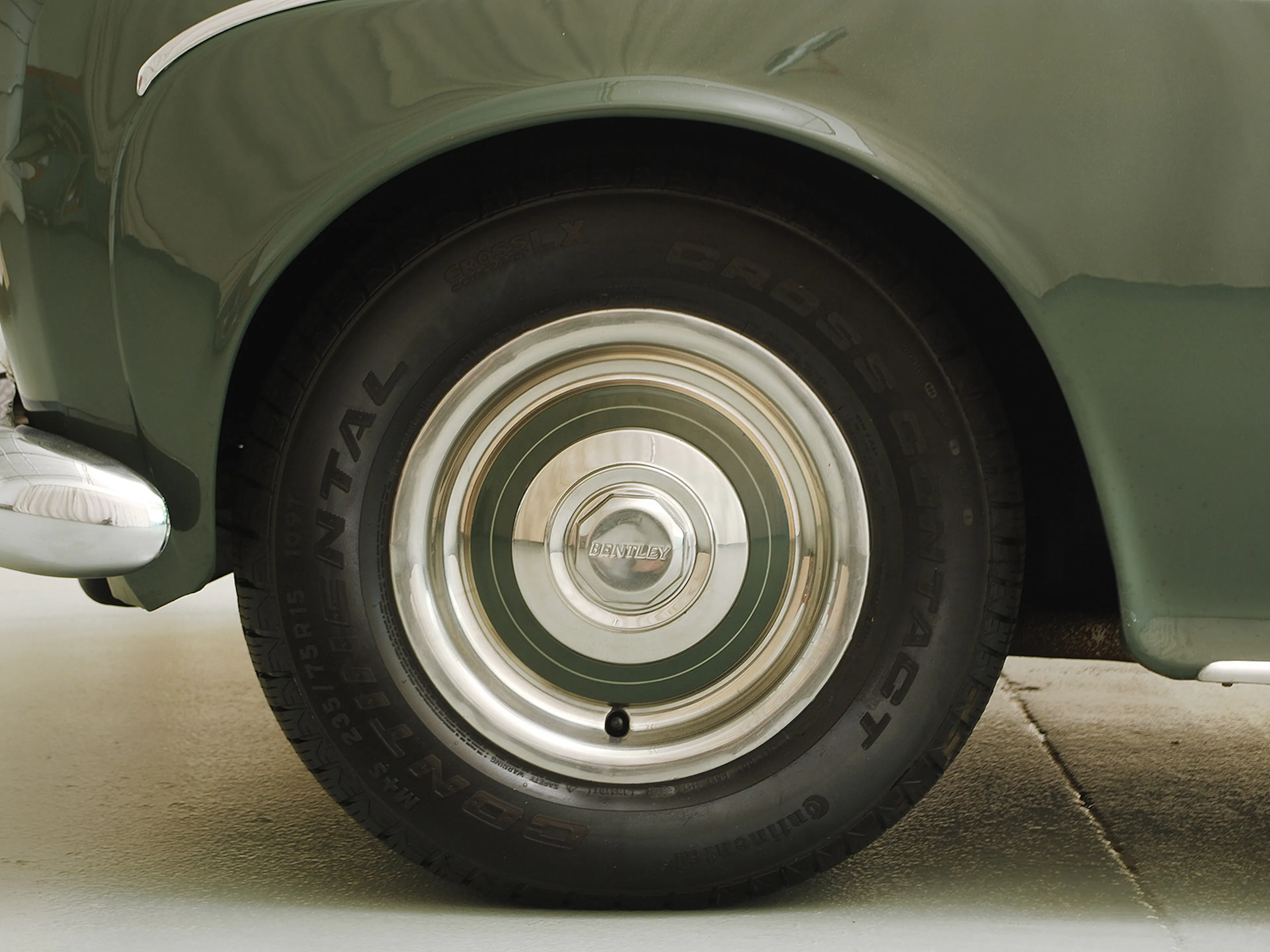 1964 Bentley S3 4dr Sedan Courtesy of Hyman Ltd.