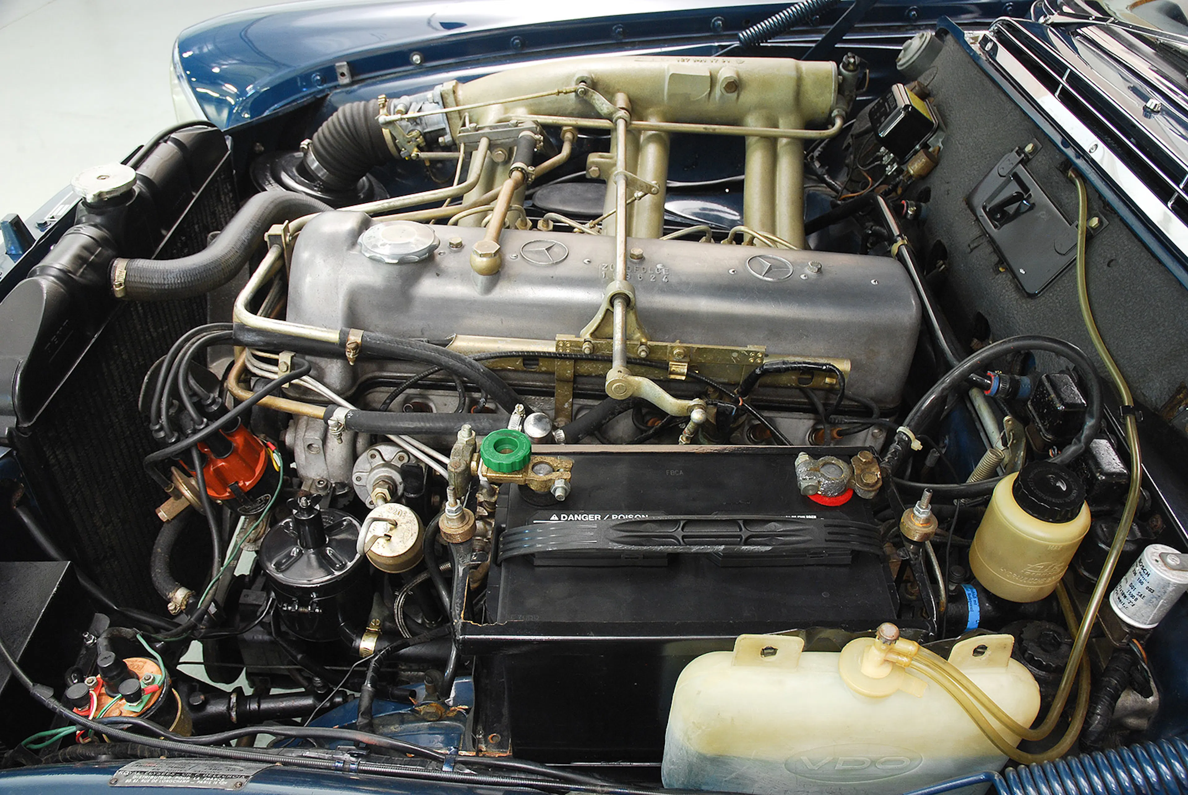 1964 Mercedes-Benz 220SEb 2dr Cabriolet Courtesy of Hyman Ltd.