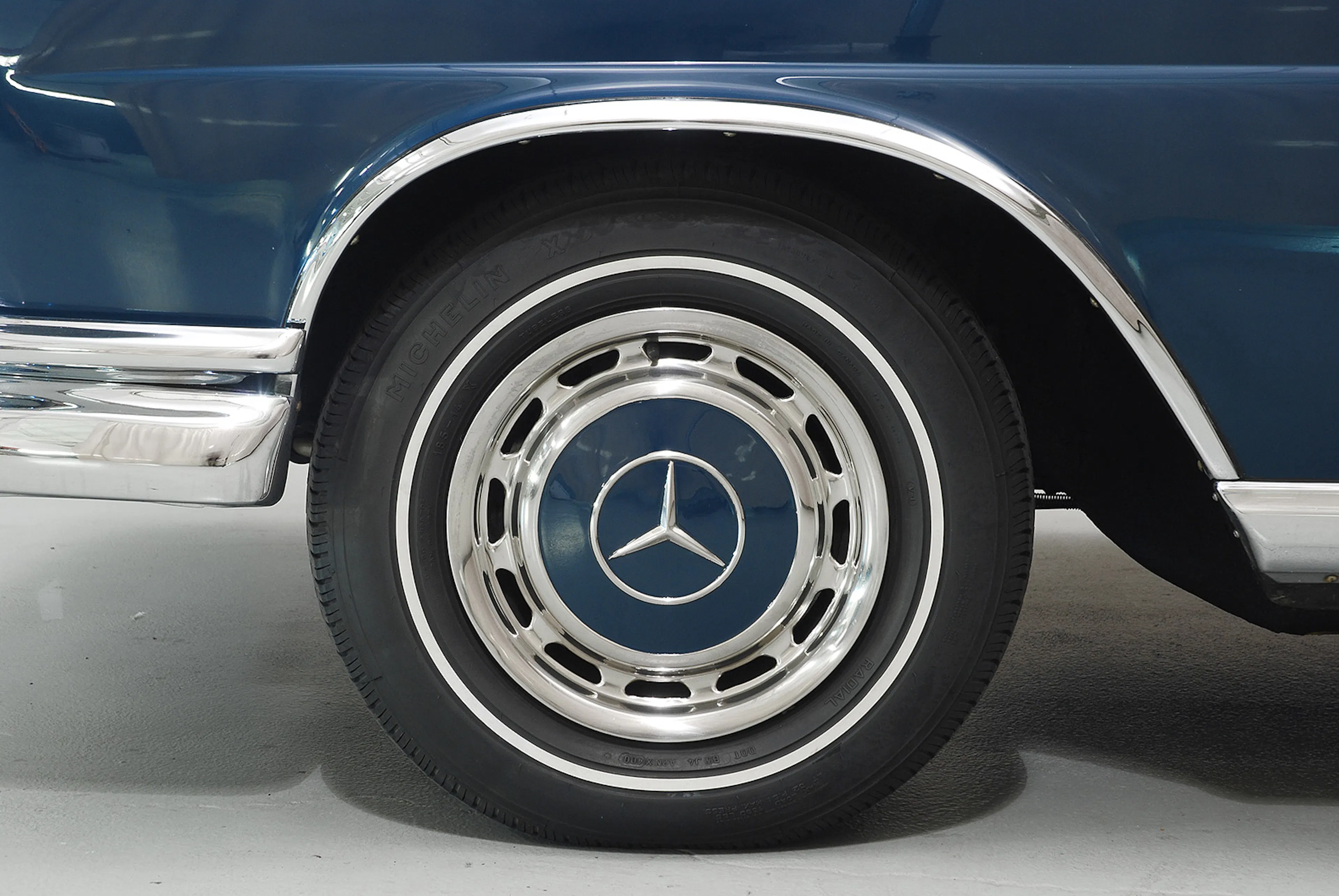 1964 Mercedes-Benz 220SEb 2dr Cabriolet Courtesy of Hyman Ltd.
