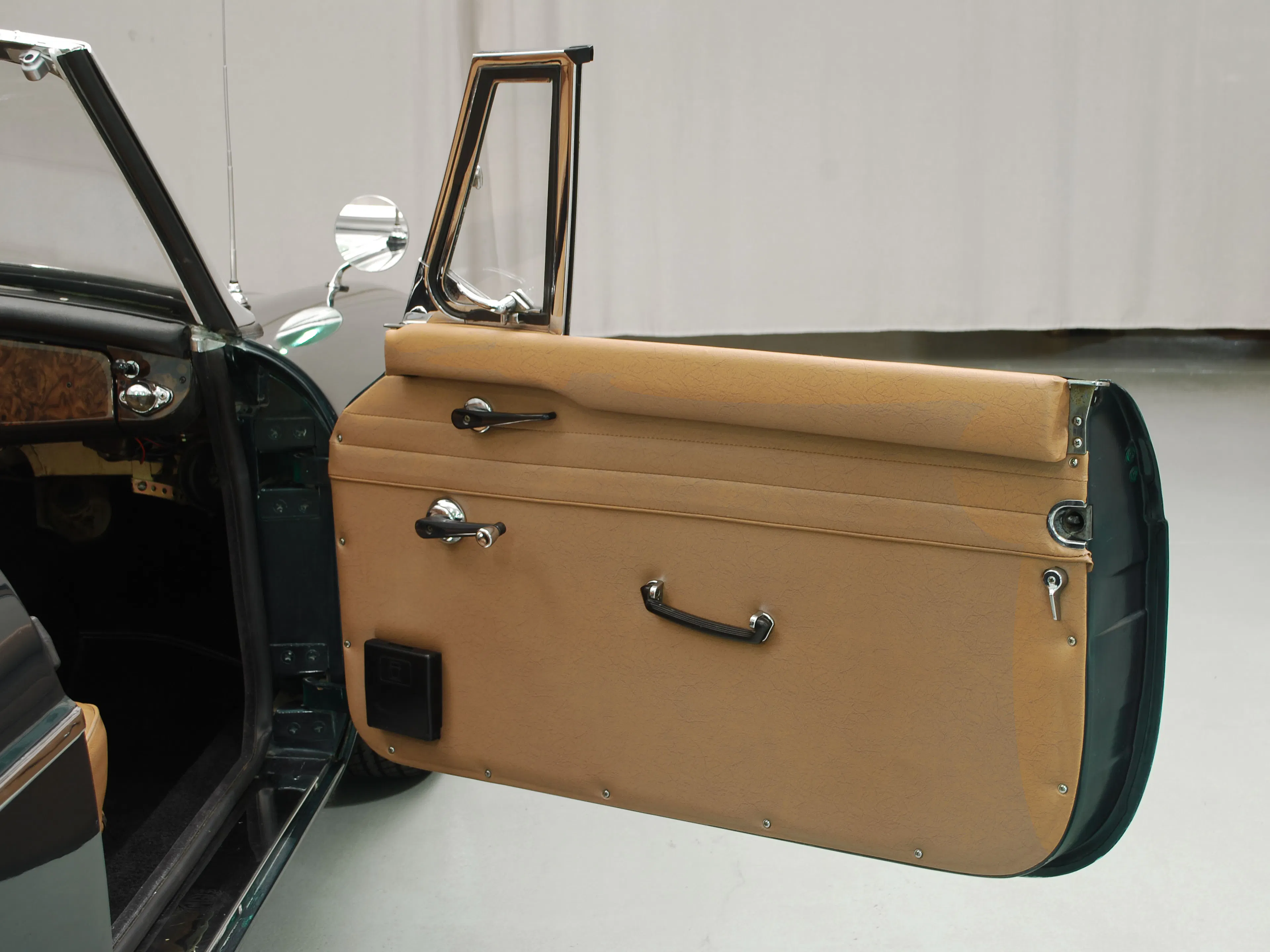 1964 MG MGB Mk I 2dr Roadster Courtesy of Hyman Ltd.