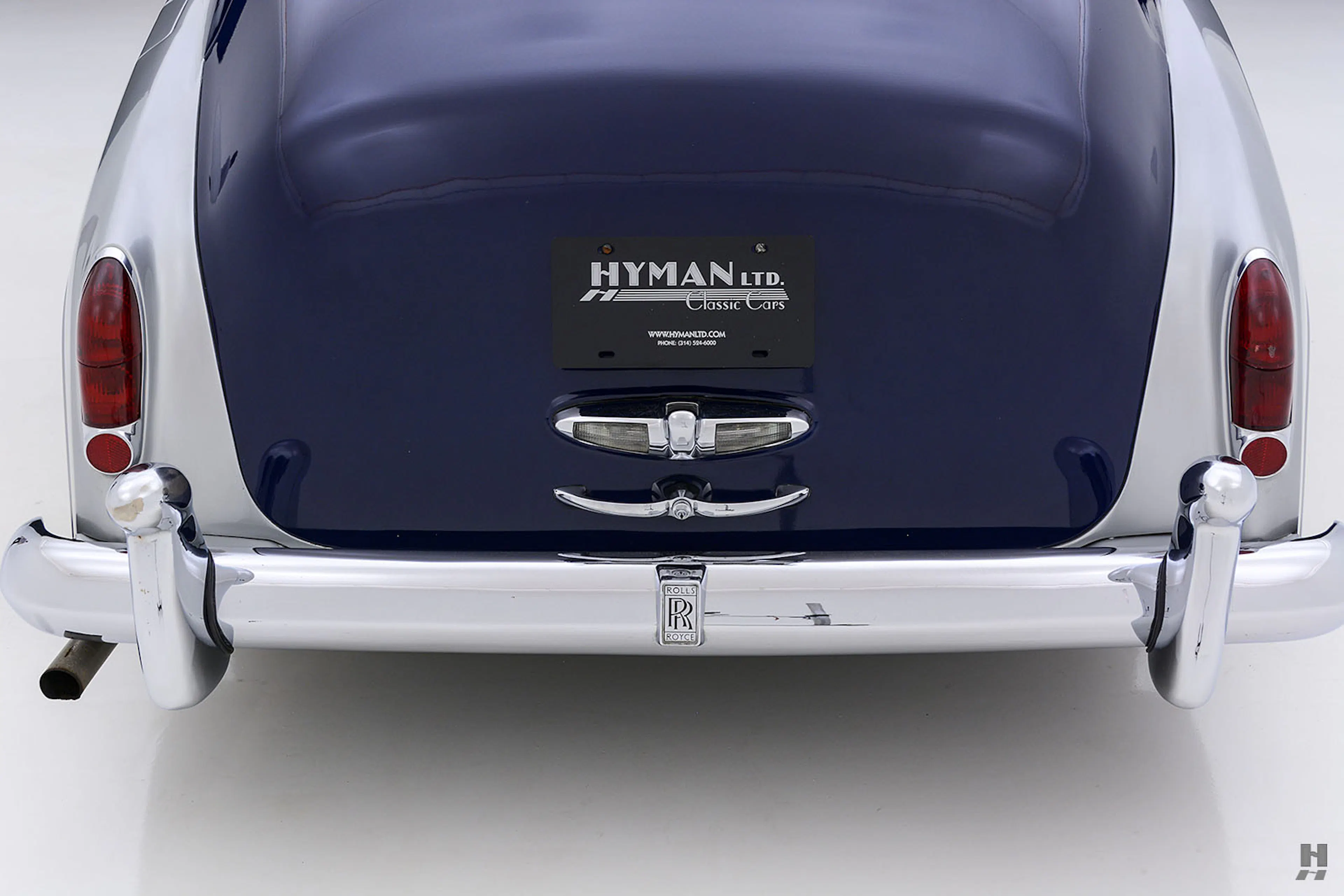 1964 Rolls-Royce Silver Cloud III LWB 4dr Sedan Courtesy of Hyman Ltd.