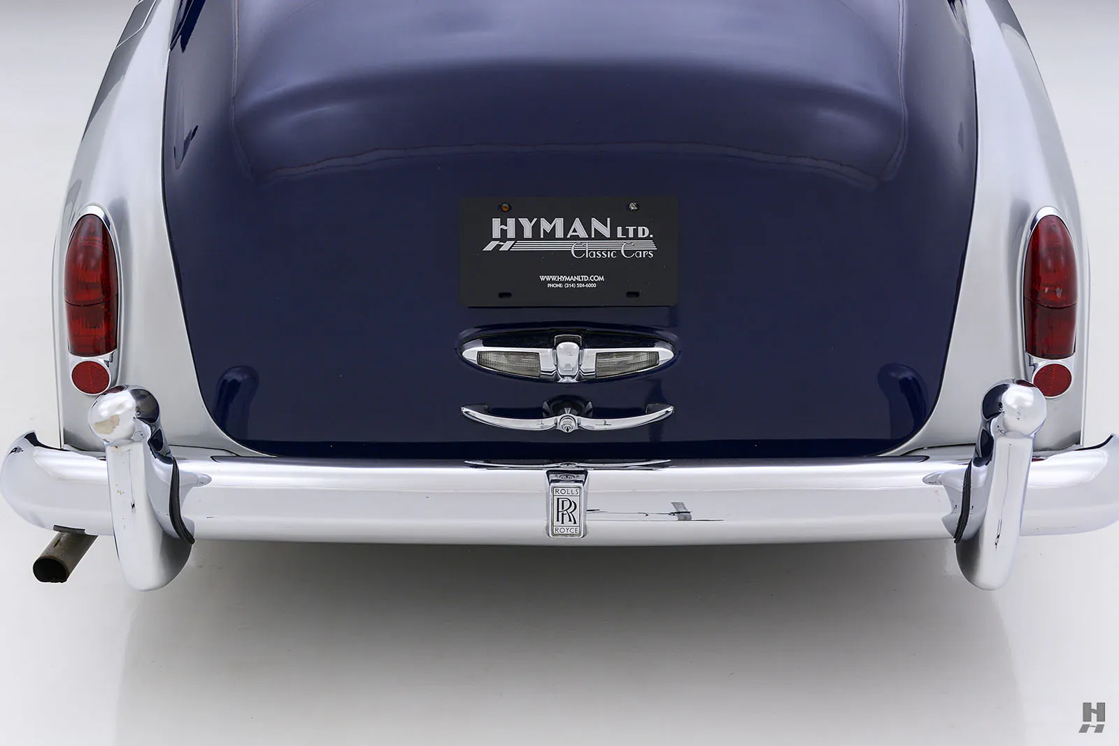1964 Rolls-Royce Silver Cloud III LWB 4dr Sedan Courtesy of Hyman Ltd.