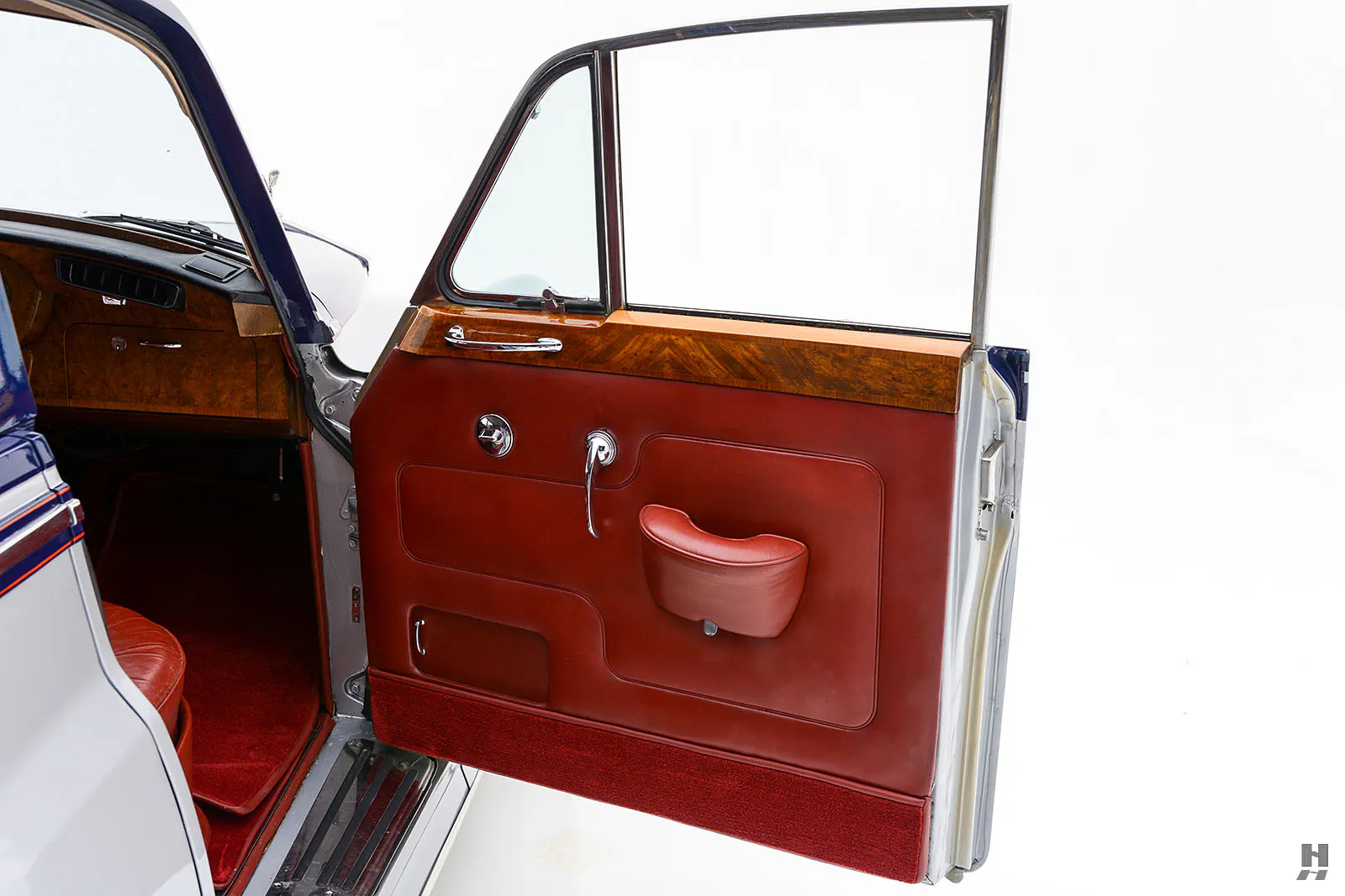 1964 Rolls-Royce Silver Cloud III LWB 4dr Sedan Courtesy of Hyman Ltd.