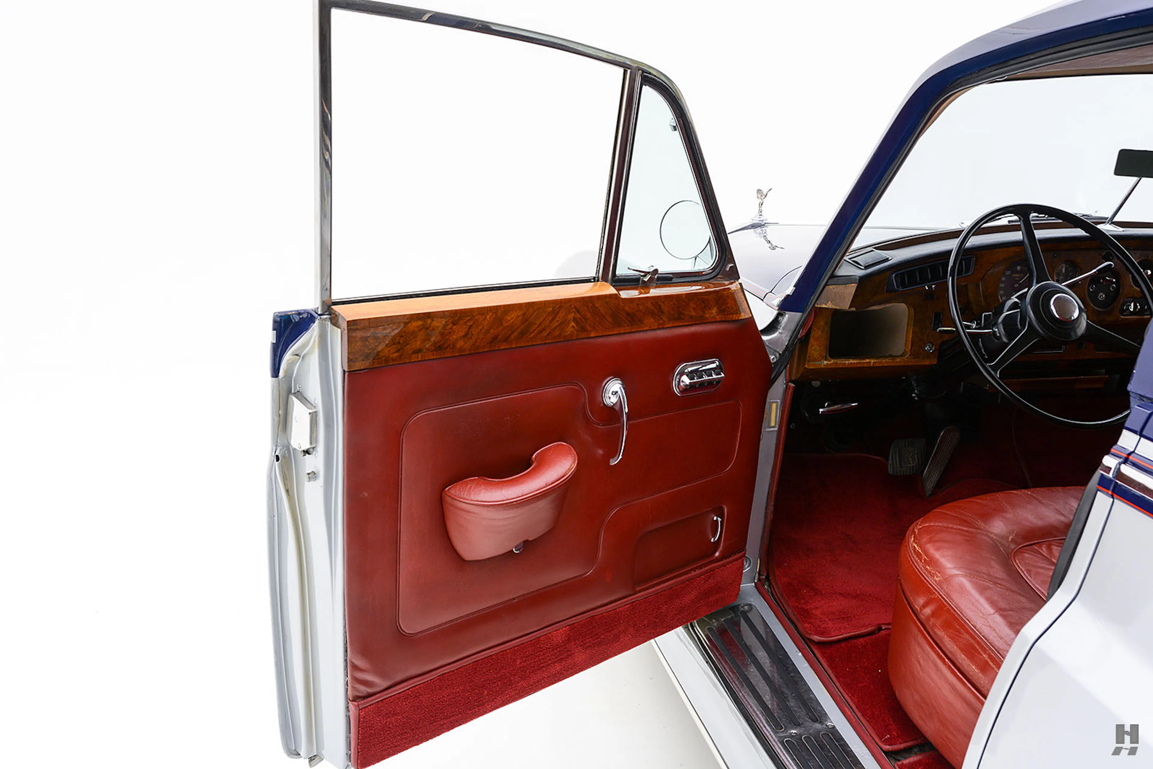 1964 Rolls-Royce Silver Cloud III LWB 4dr Sedan Courtesy of Hyman Ltd.