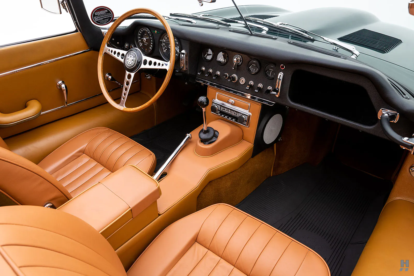 1965 Jaguar E-Type SI 4.2 2dr Roadster Courtesy of Hyman Ltd.