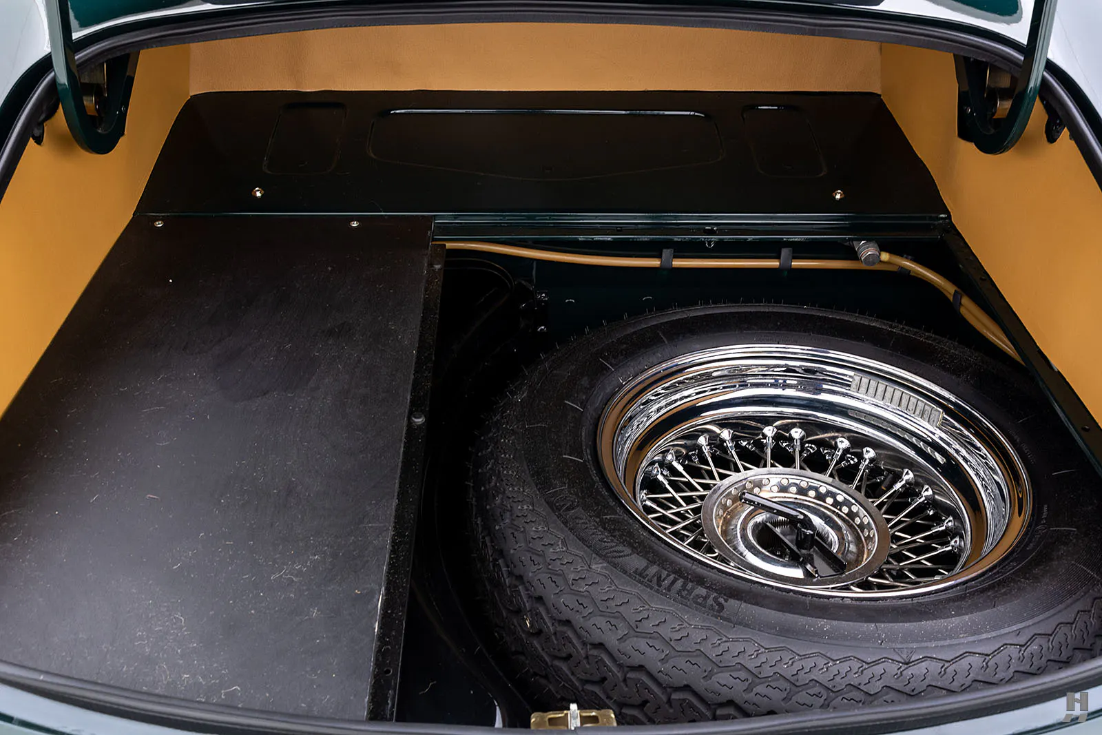 1965 Jaguar E-Type SI 4.2 2dr Roadster Courtesy of Hyman Ltd.