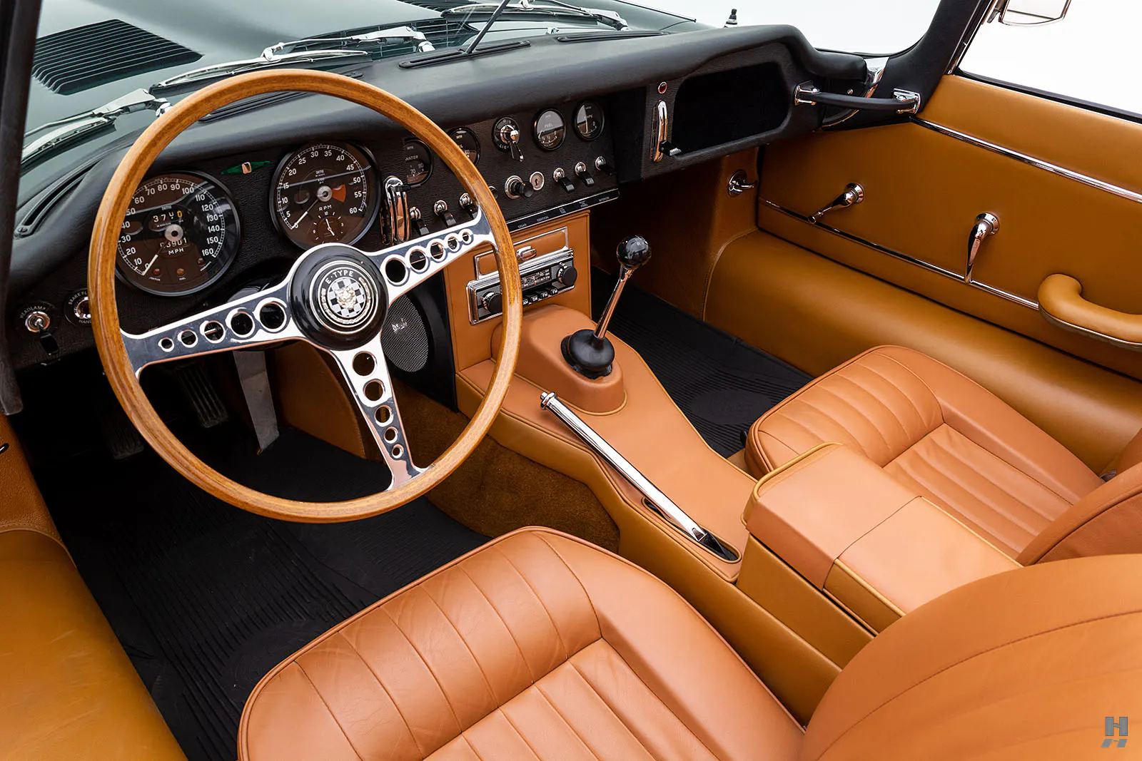 1965 Jaguar E-Type SI 4.2 2dr Roadster Courtesy of Hyman Ltd.