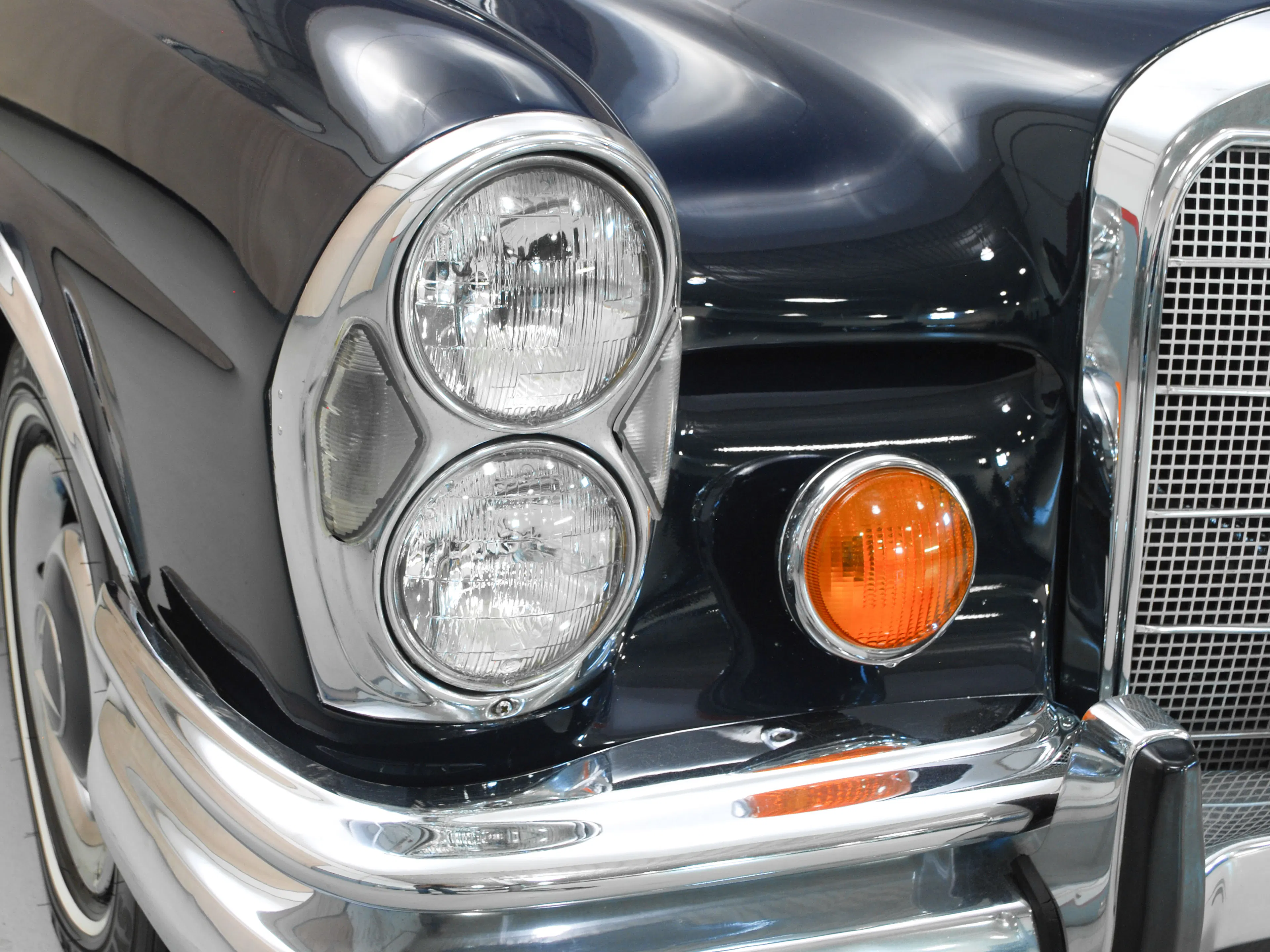1965 Mercedes-Benz 220SEb 2dr Cabriolet Courtesy of Hyman Ltd.
