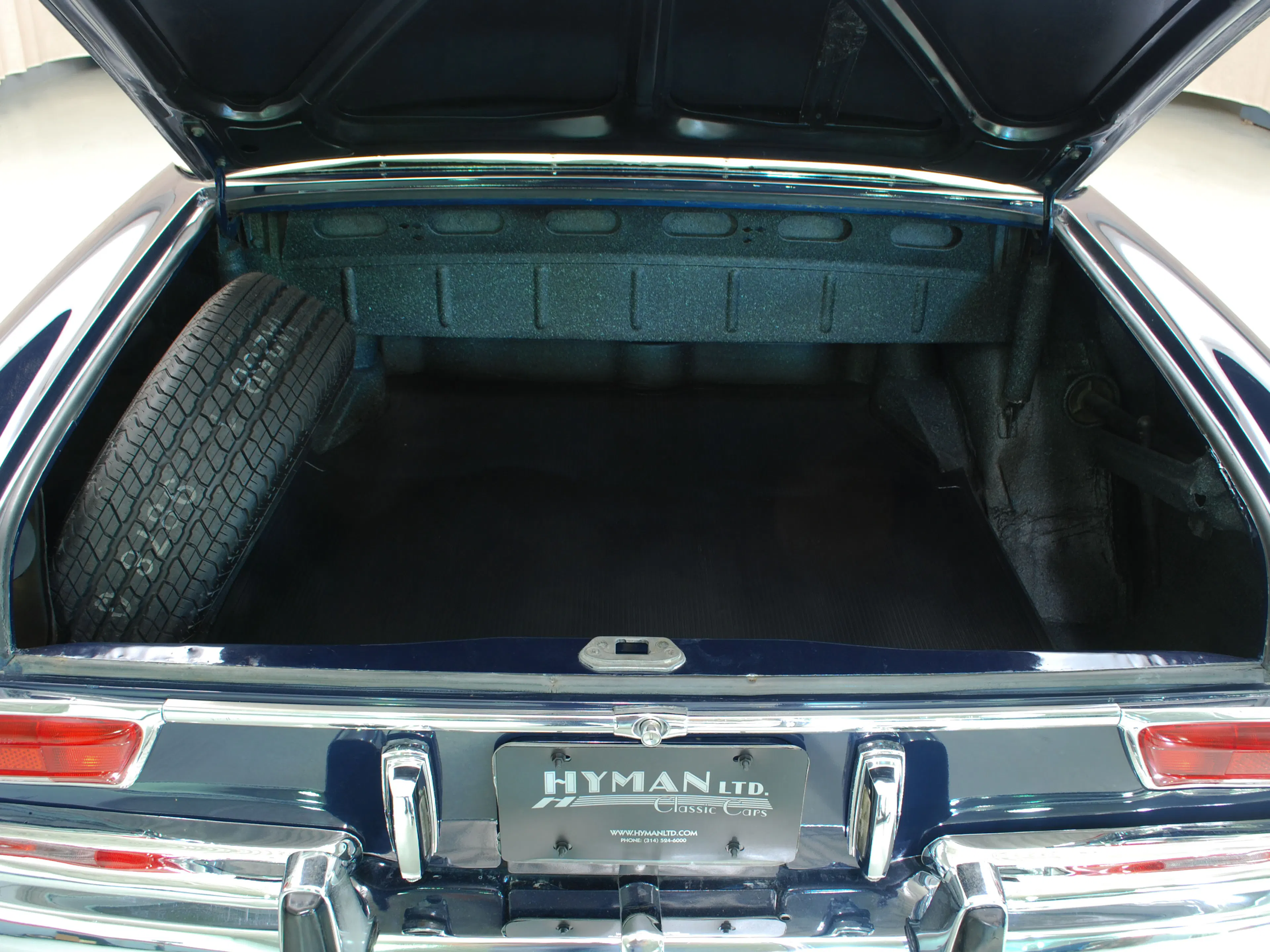 1965 Mercedes-Benz 220SEb 2dr Cabriolet Courtesy of Hyman Ltd.