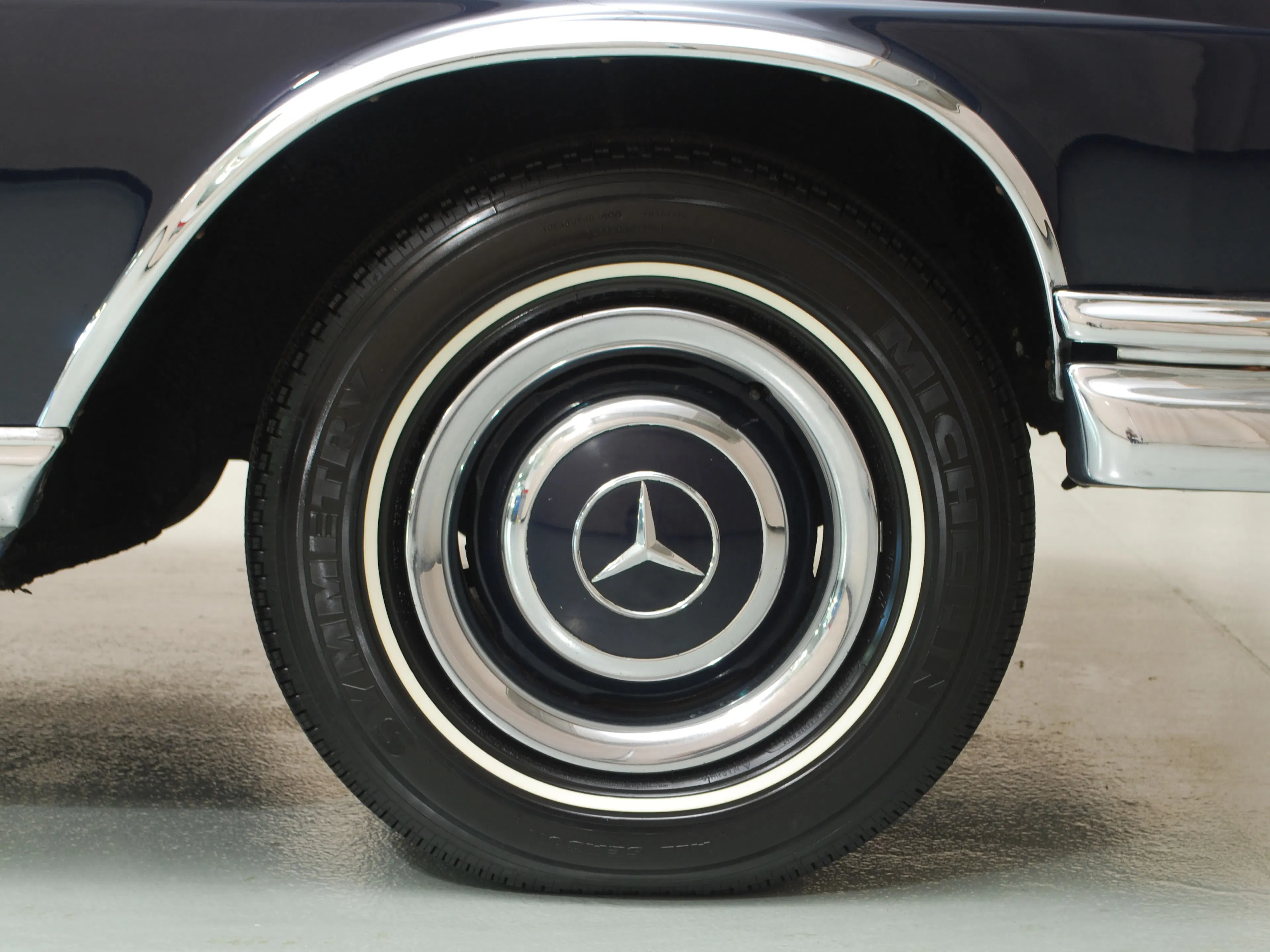 1965 Mercedes-Benz 220SEb 2dr Cabriolet Courtesy of Hyman Ltd.