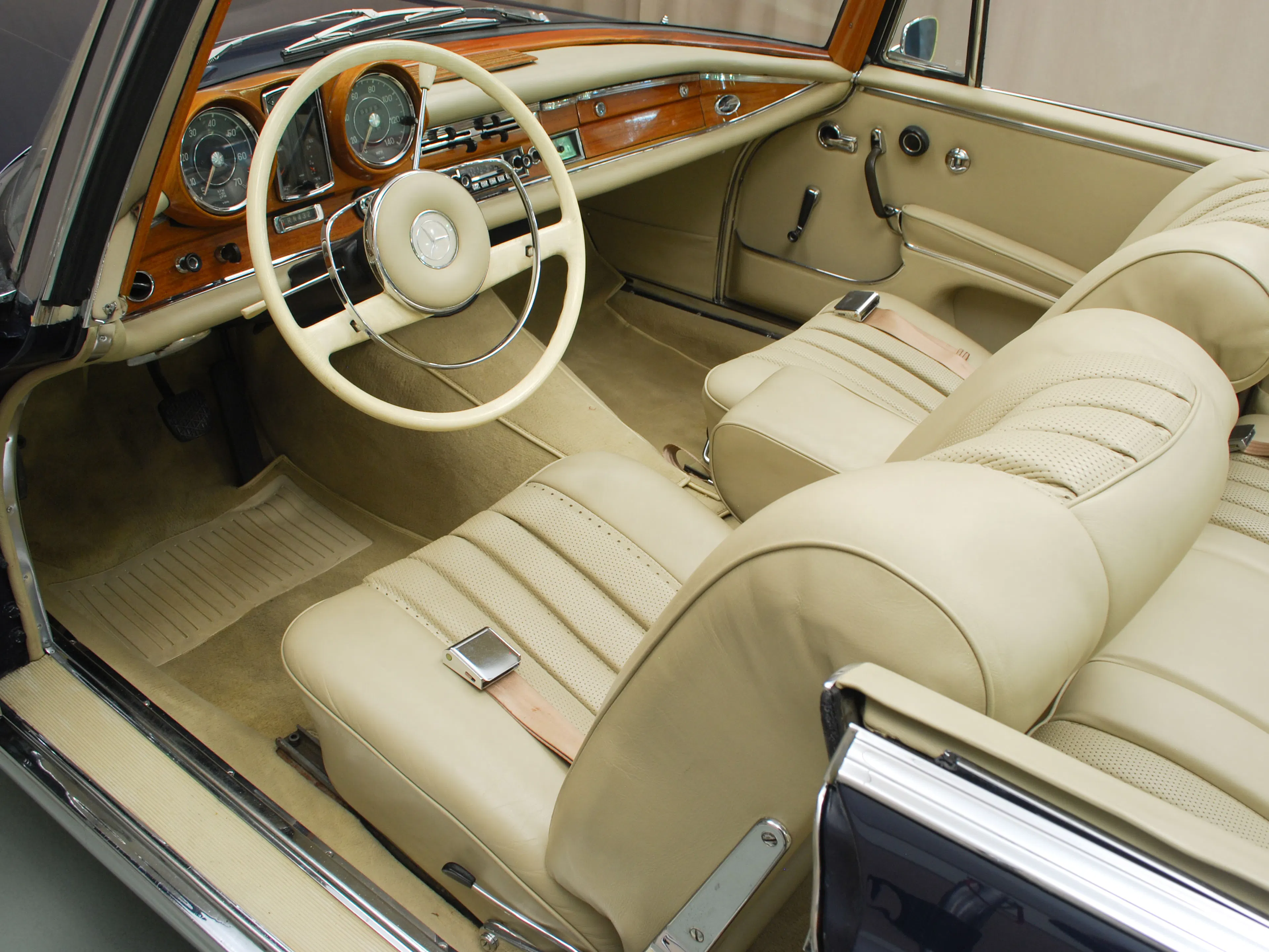 1965 Mercedes-Benz 220SEb 2dr Cabriolet Courtesy of Hyman Ltd.