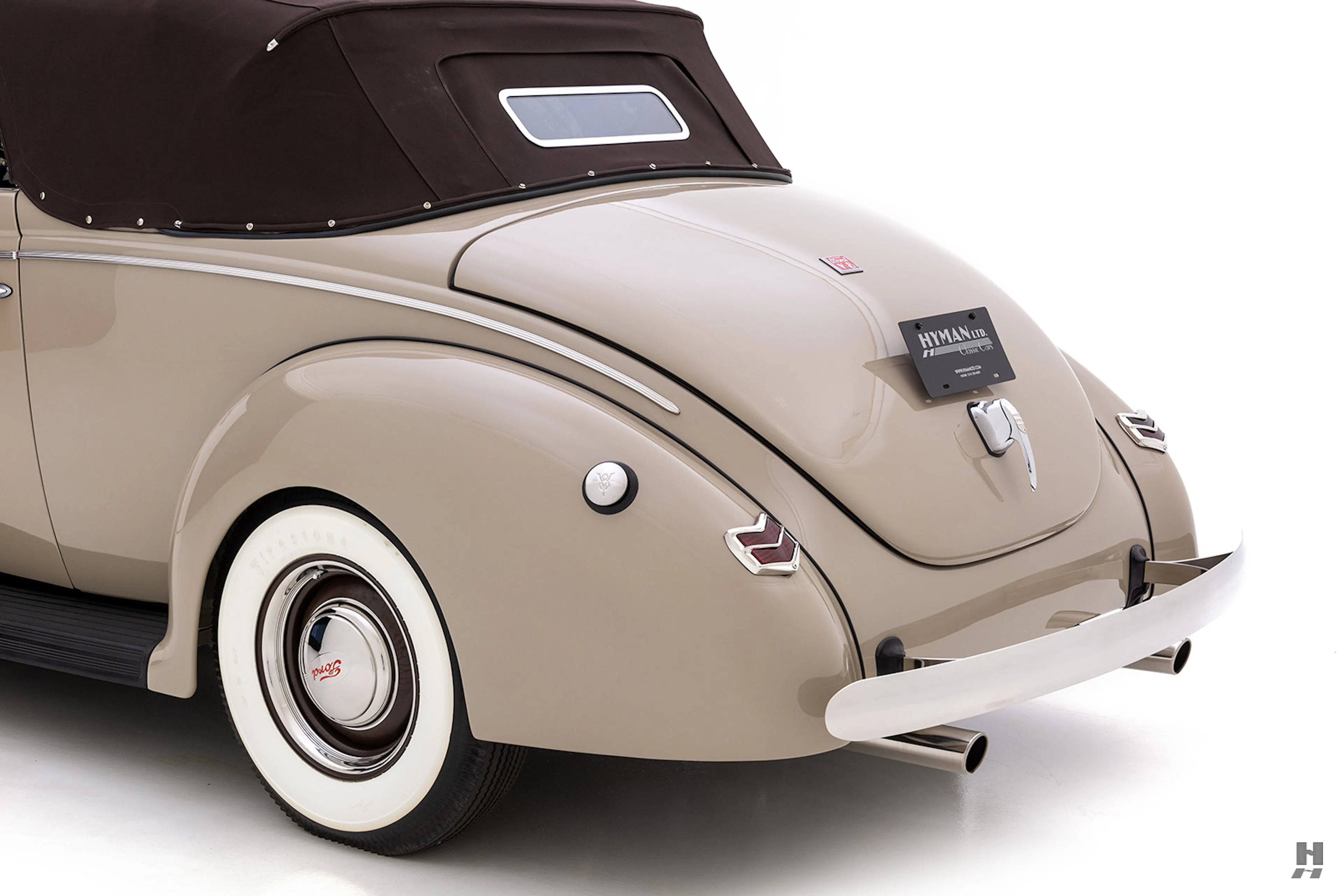 1940 Ford Deluxe 2dr Convertible Courtesy of Hyman Ltd.