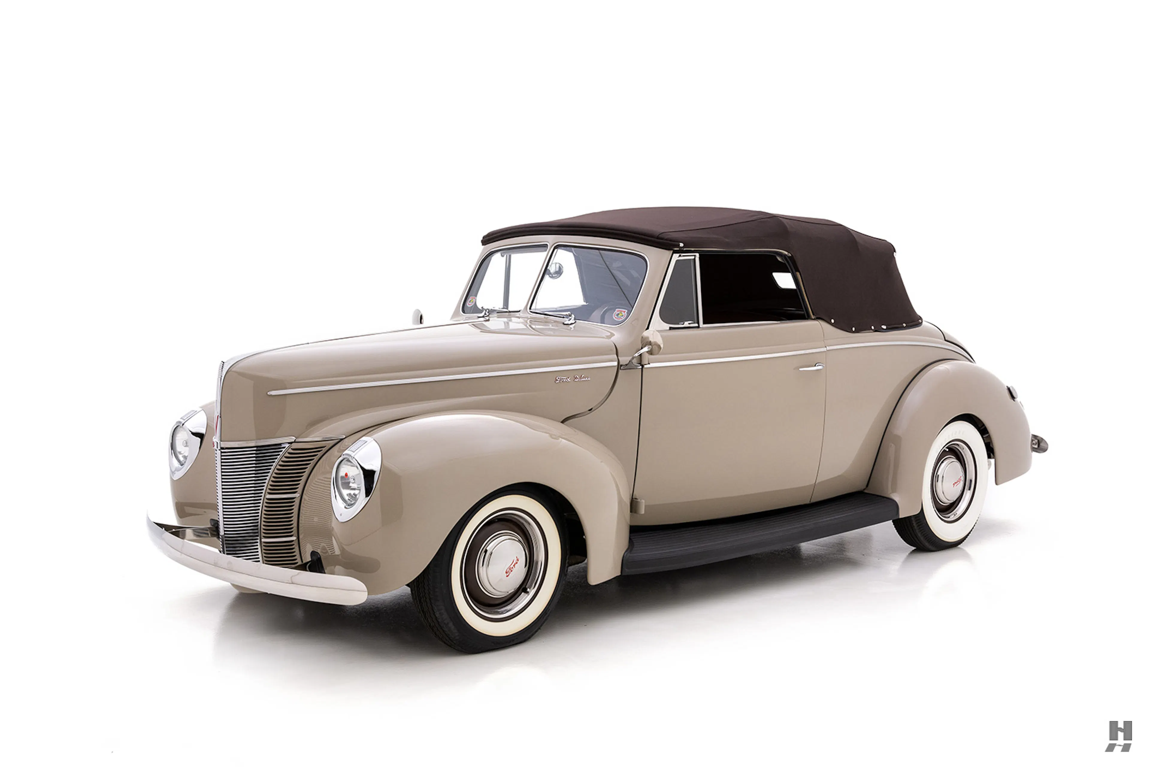 1940 Ford Deluxe 2dr Convertible Courtesy of Hyman Ltd.