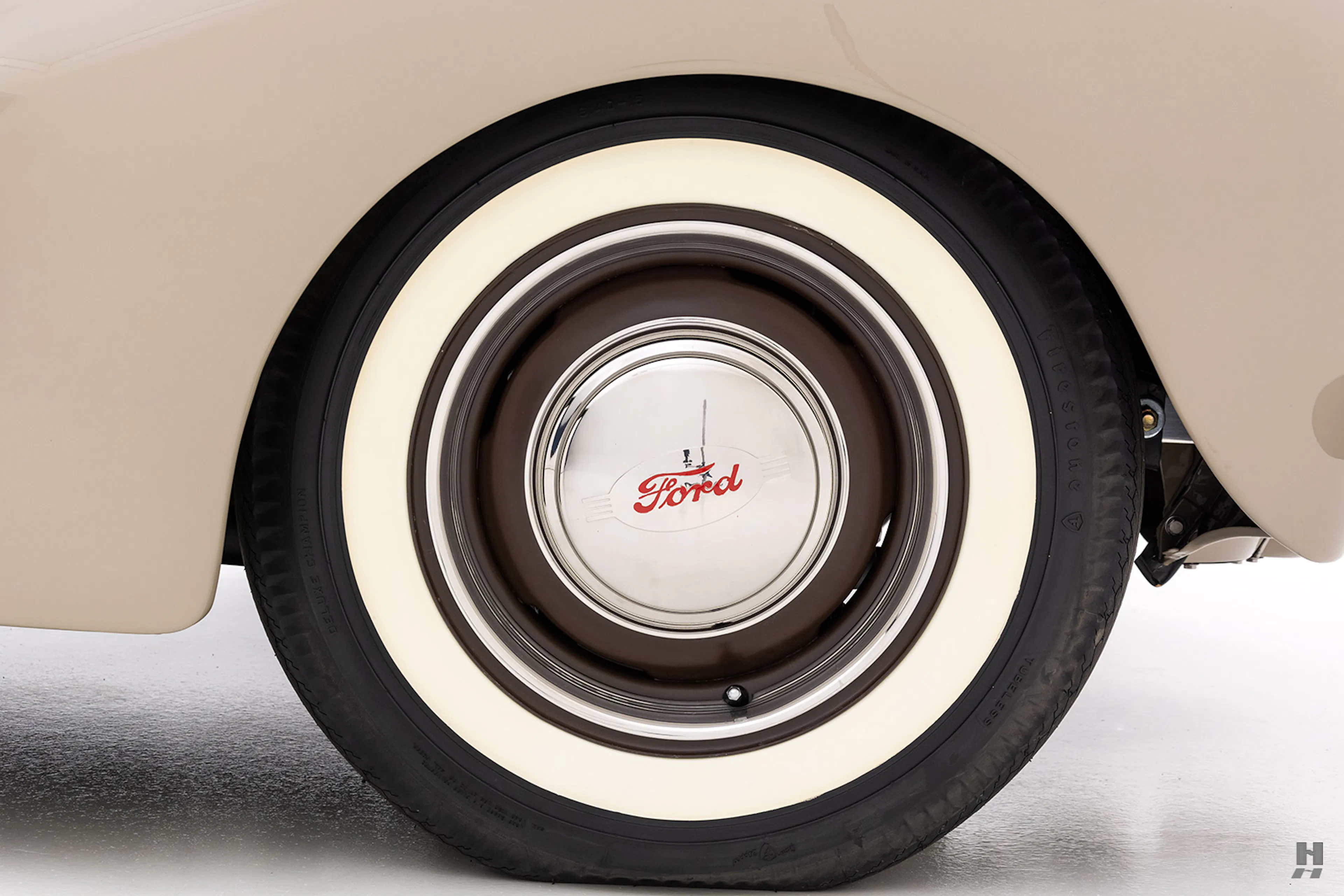 1940 Ford Deluxe 2dr Convertible Courtesy of Hyman Ltd.