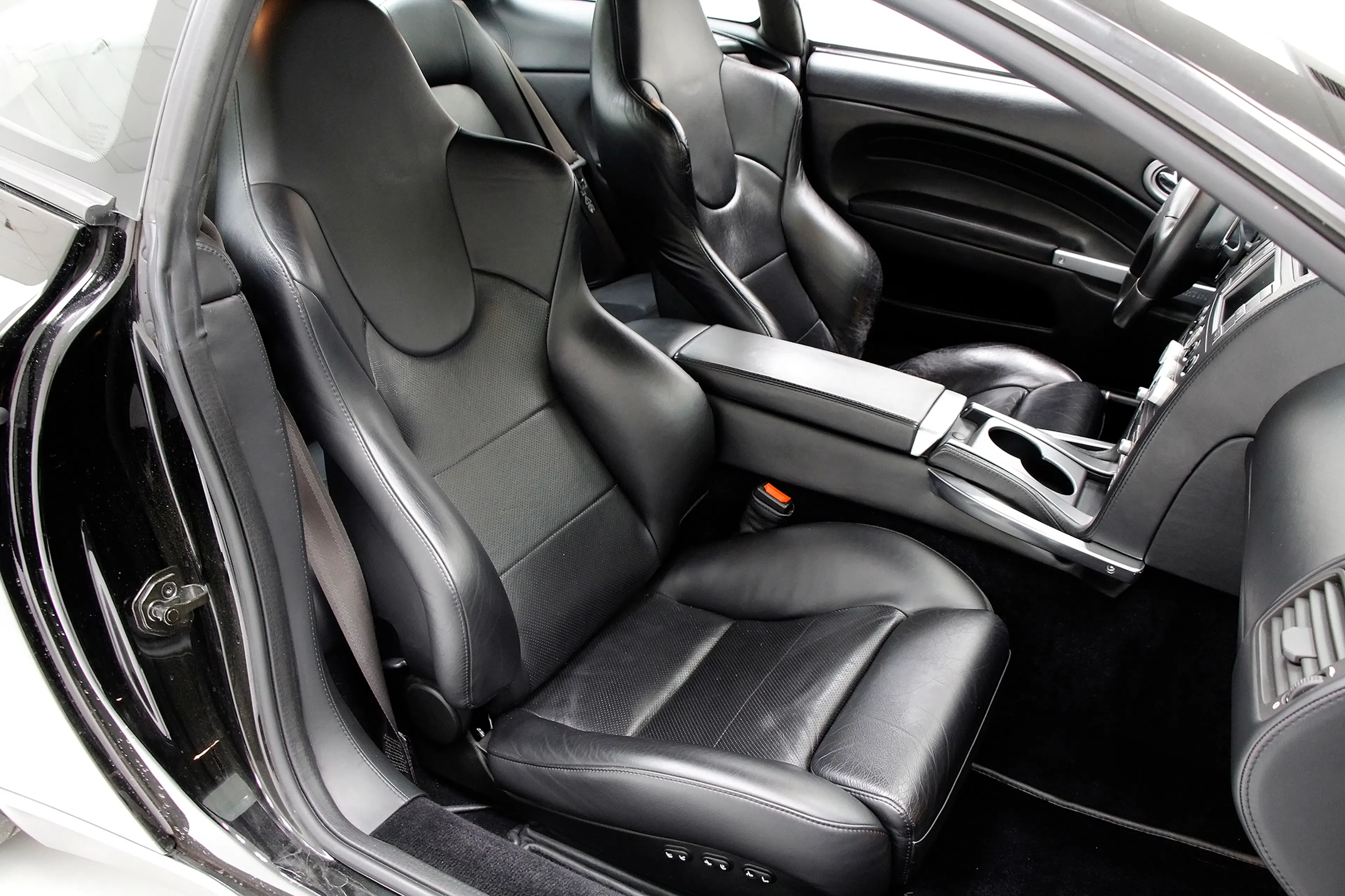 2006 Aston Martin Vanquish S 2dr Coupe Courtesy of Hyman Ltd.