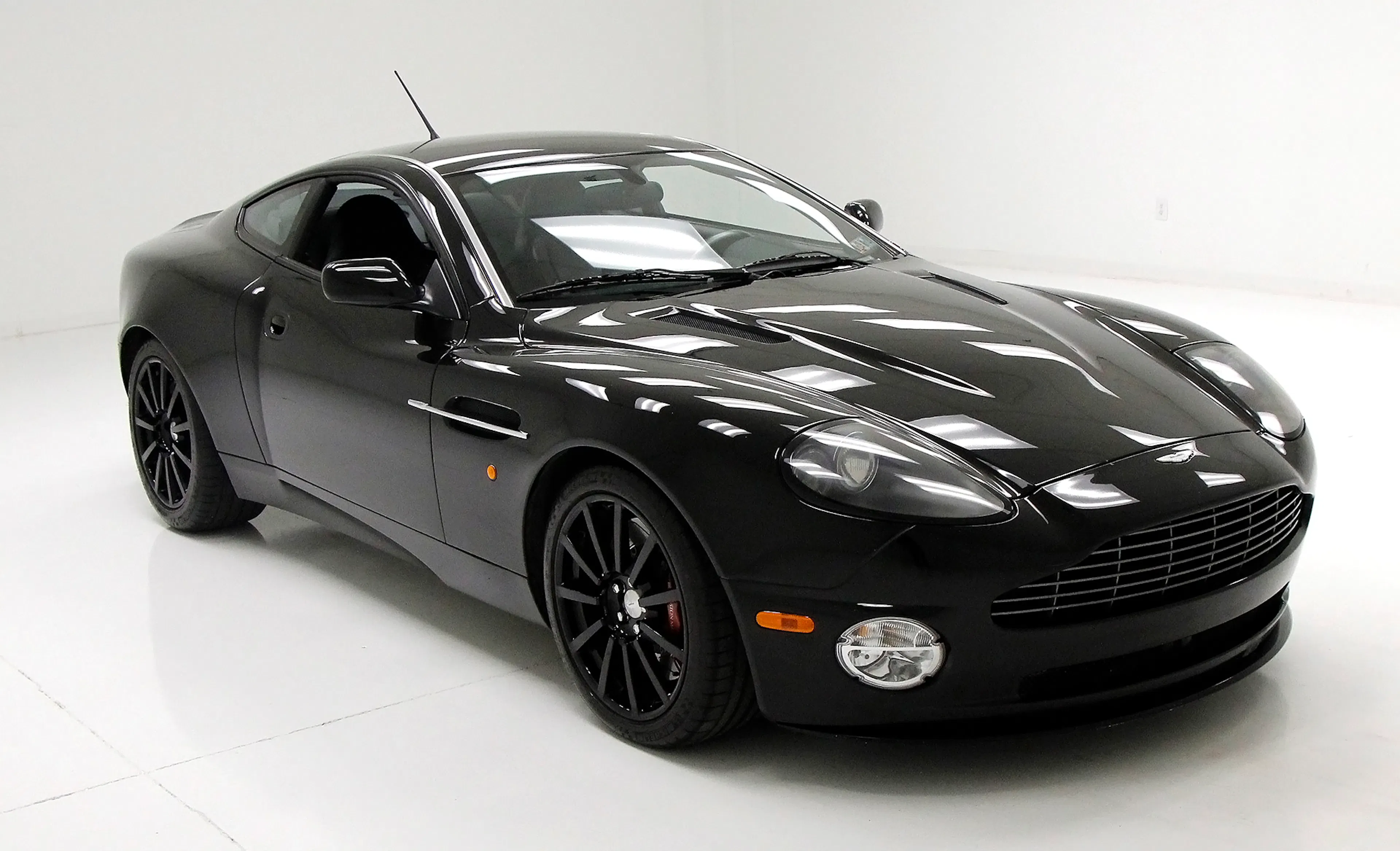 2006 Aston Martin Vanquish S 2dr Coupe Courtesy of Hyman Ltd.
