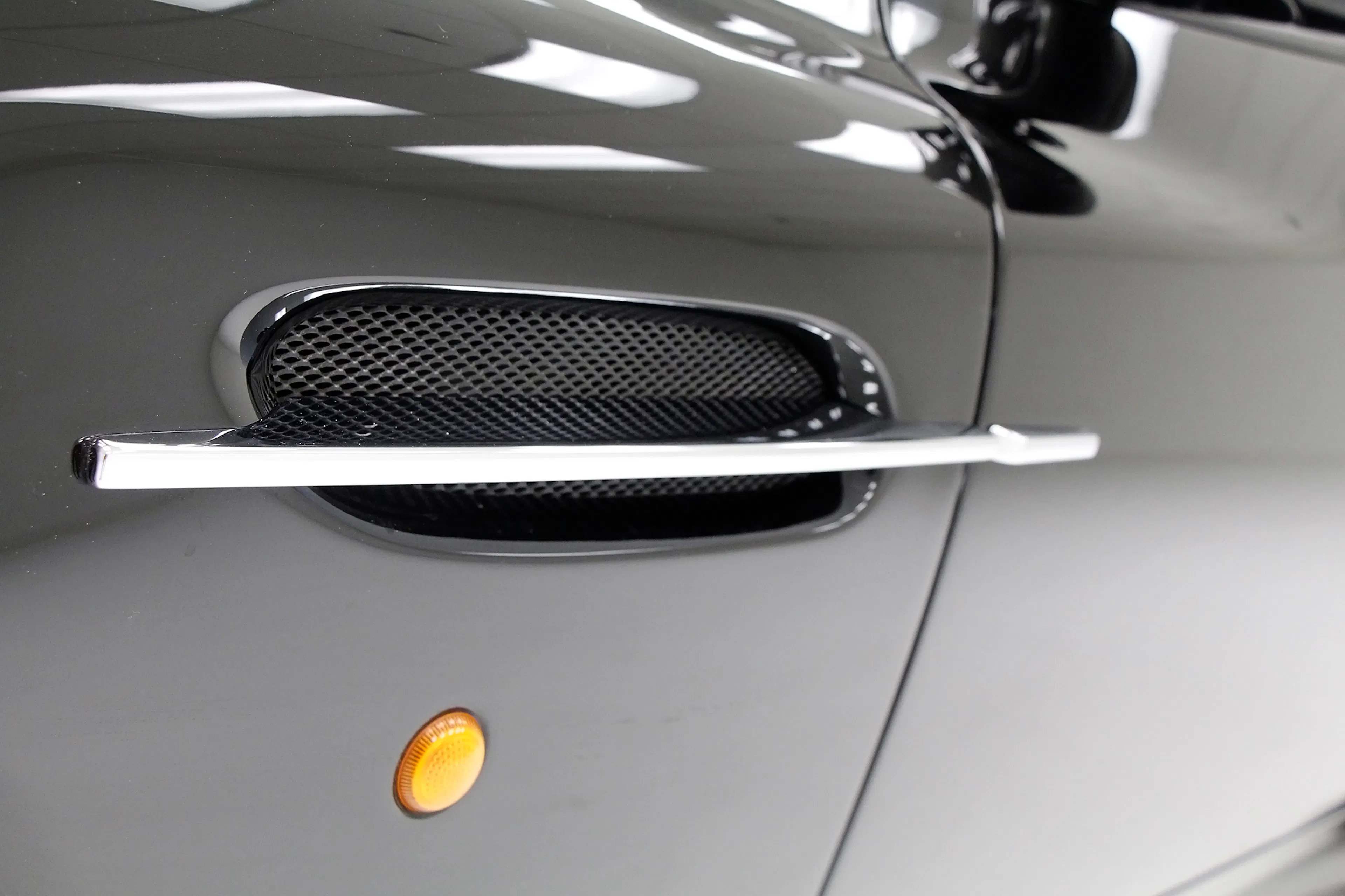 2006 Aston Martin Vanquish S 2dr Coupe Courtesy of Hyman Ltd.