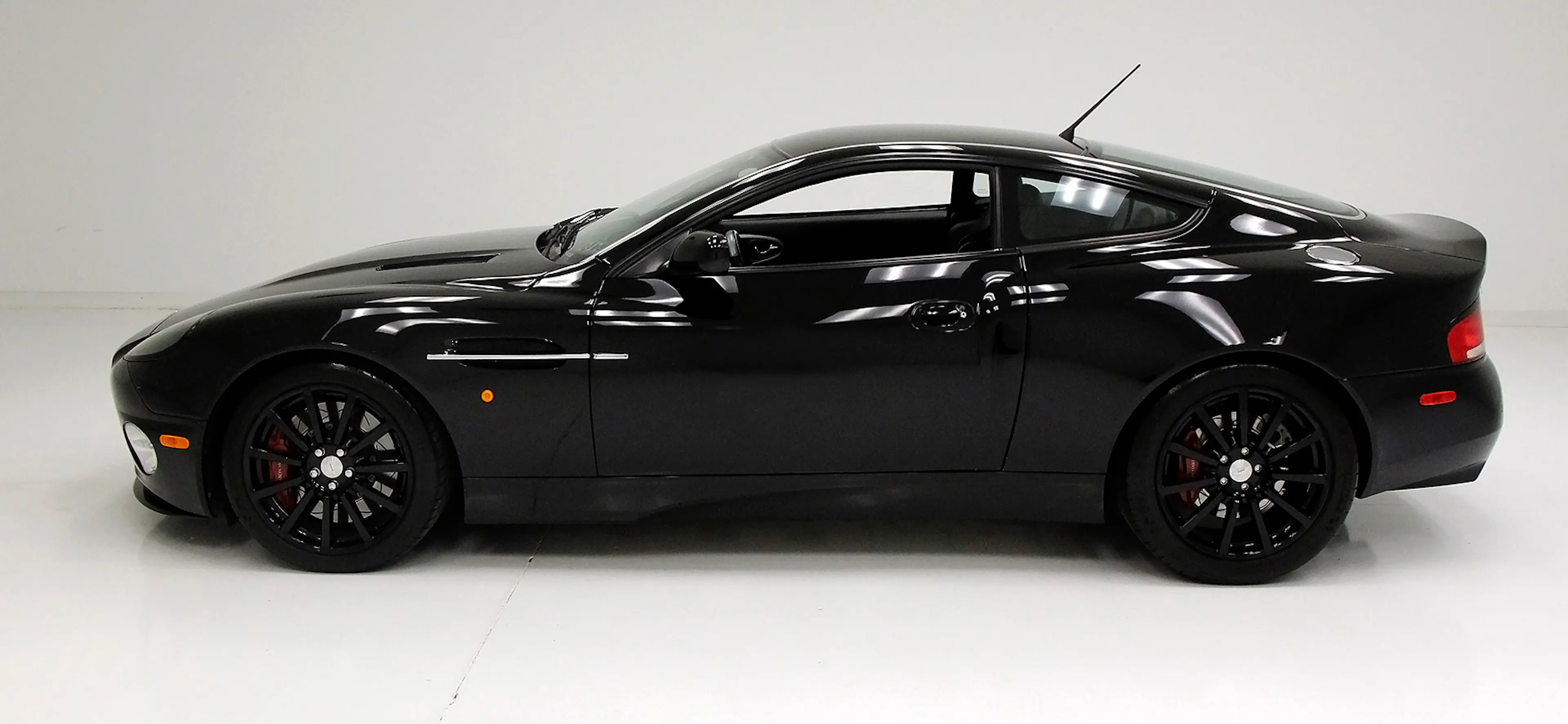2006 Aston Martin Vanquish S 2dr Coupe Courtesy of Hyman Ltd.