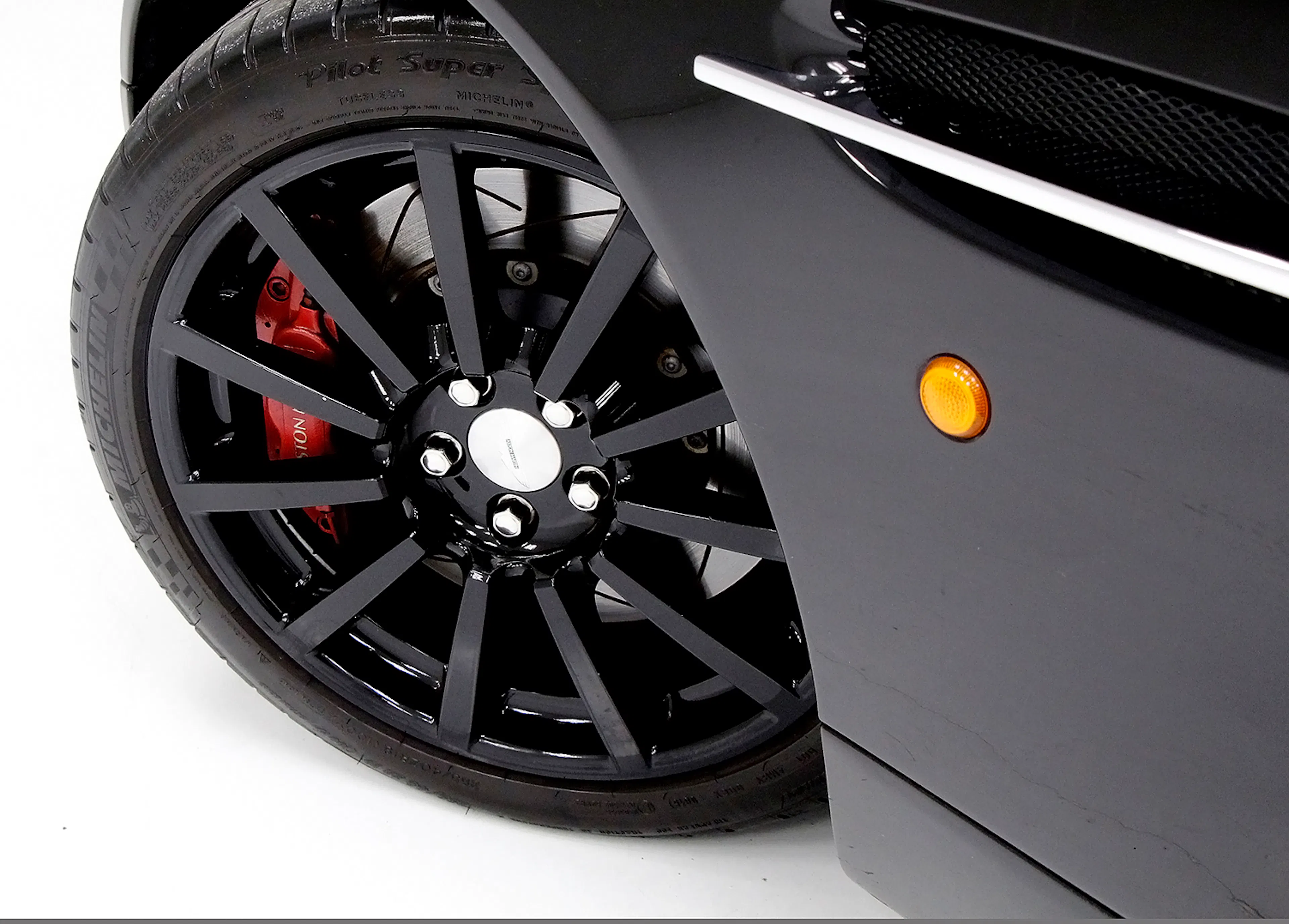 2006 Aston Martin Vanquish S 2dr Coupe Courtesy of Hyman Ltd.