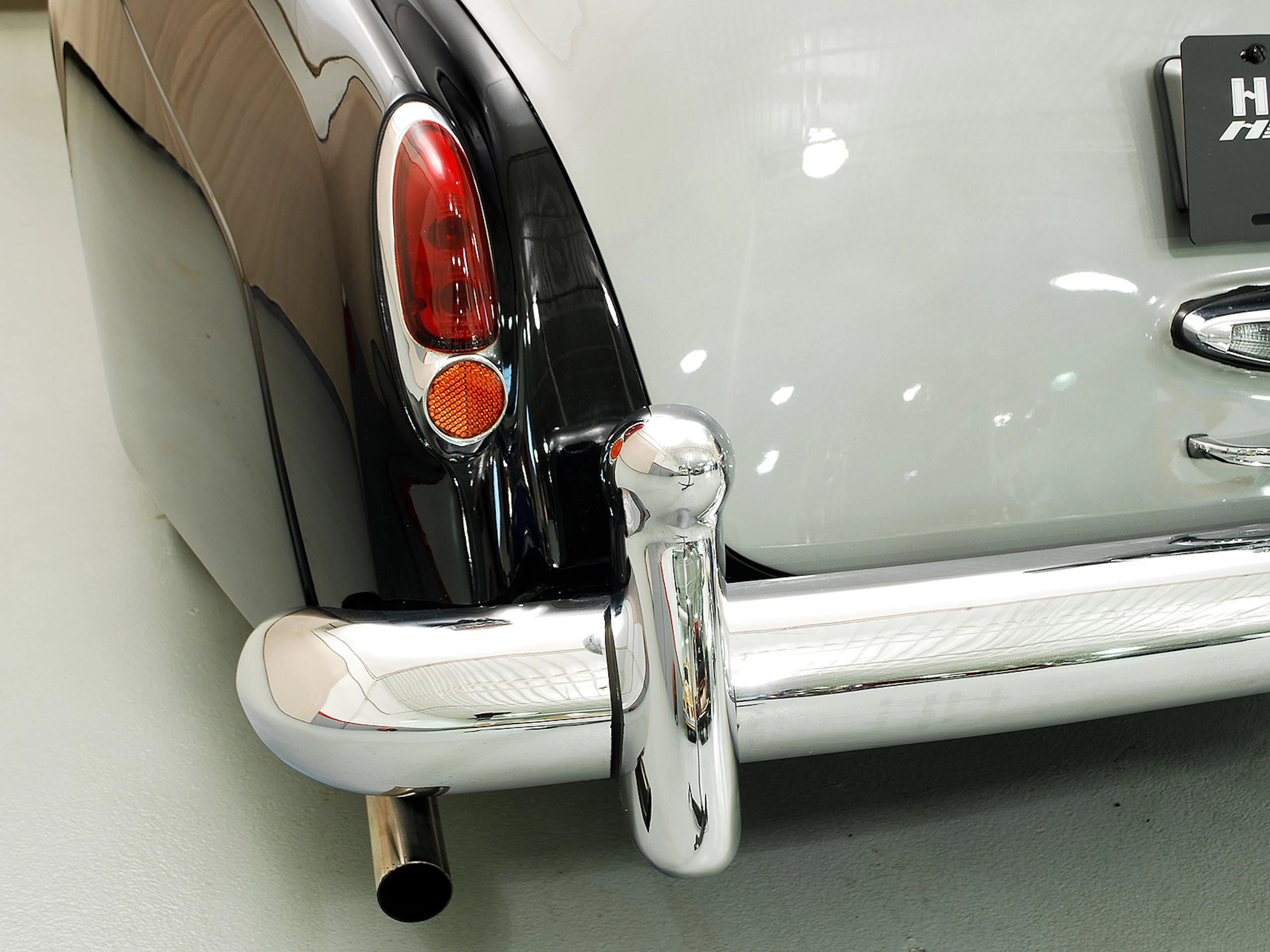 1957 Rolls-Royce Silver Cloud I 4dr Sedan Courtesy of Hyman Ltd.