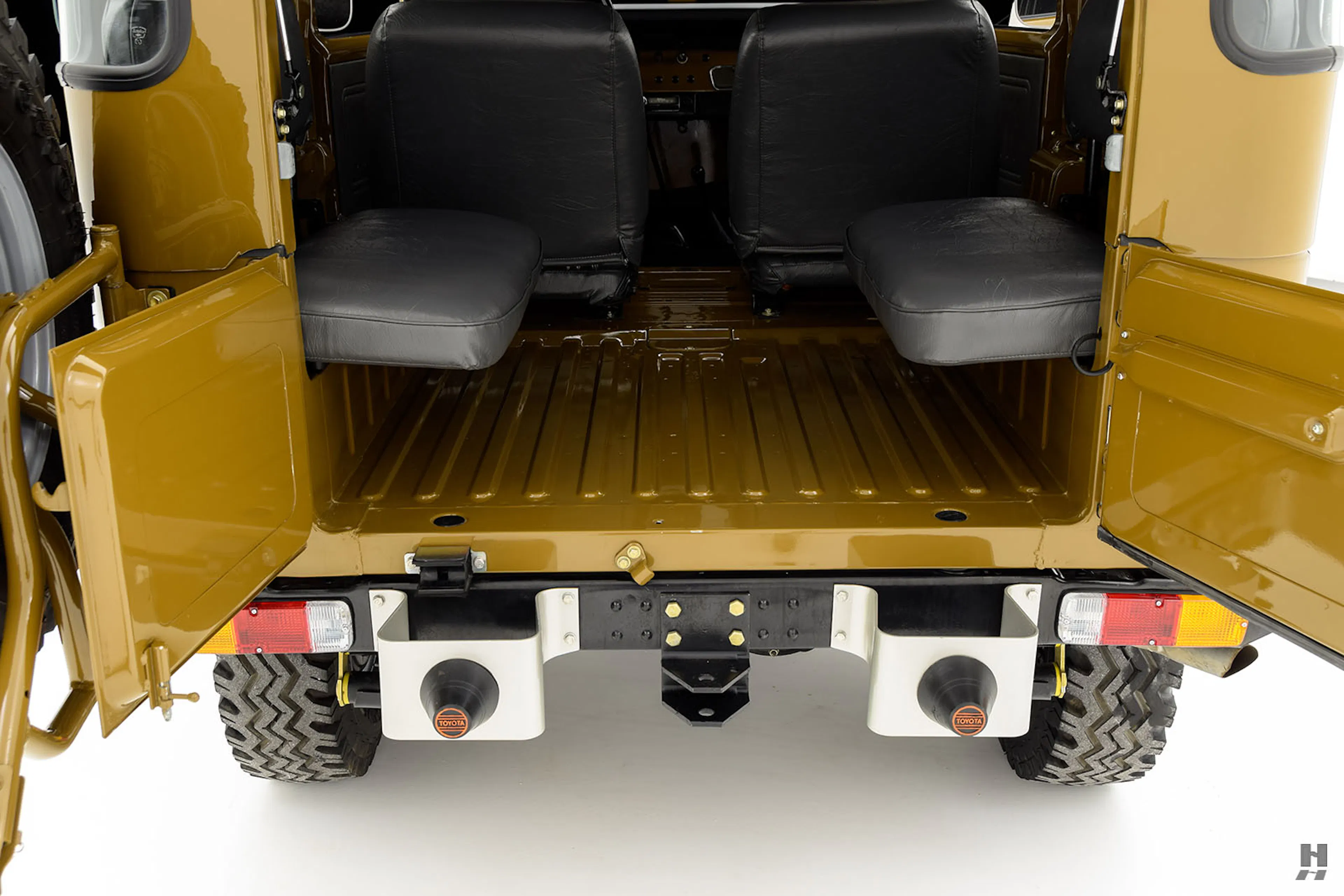 1981 Toyota Land Cruiser FJ40V 2dr Hardtop 4x4 Courtesy of Hyman Ltd.