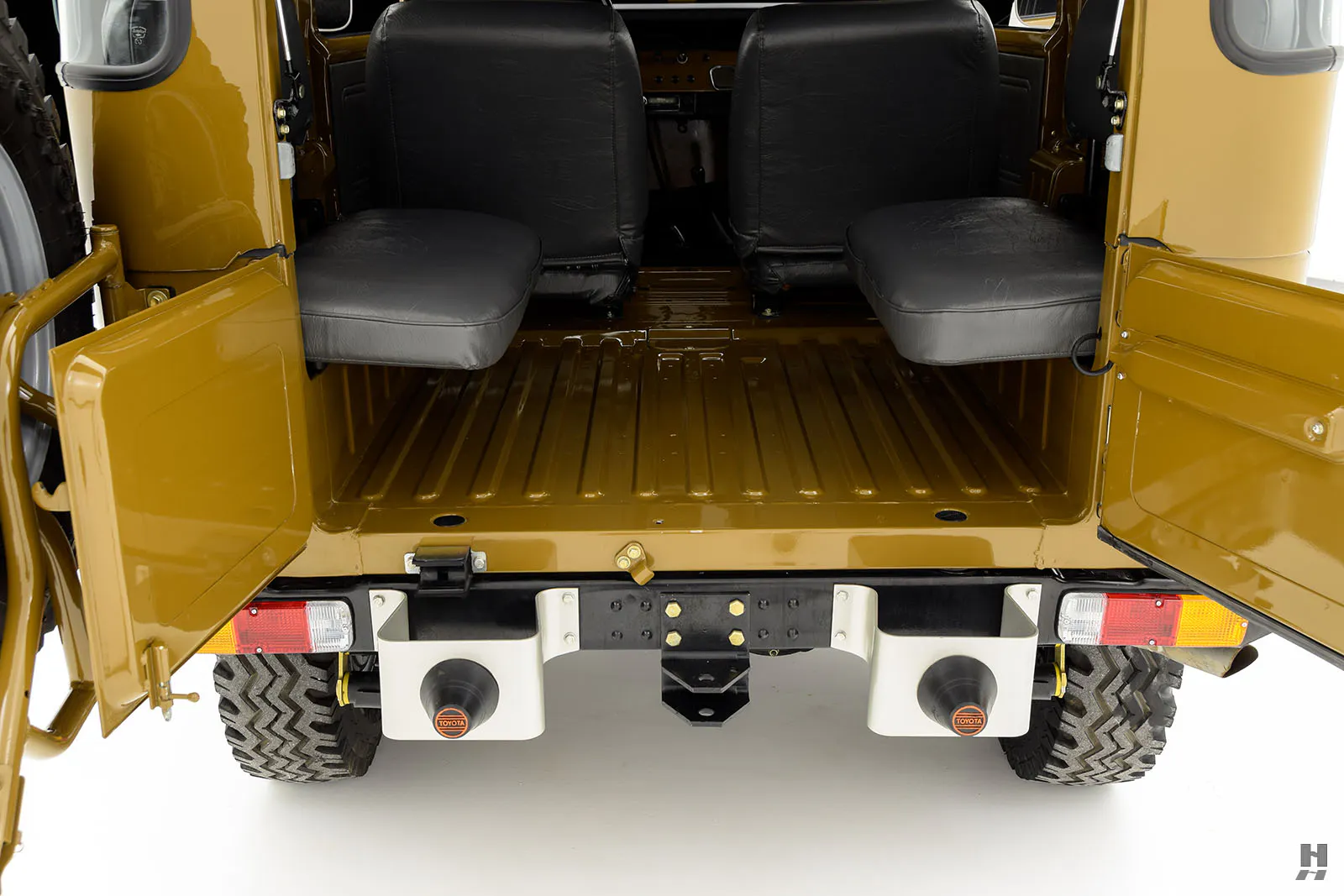 1981 Toyota Land Cruiser FJ40V 2dr Hardtop 4x4 Courtesy of Hyman Ltd.
