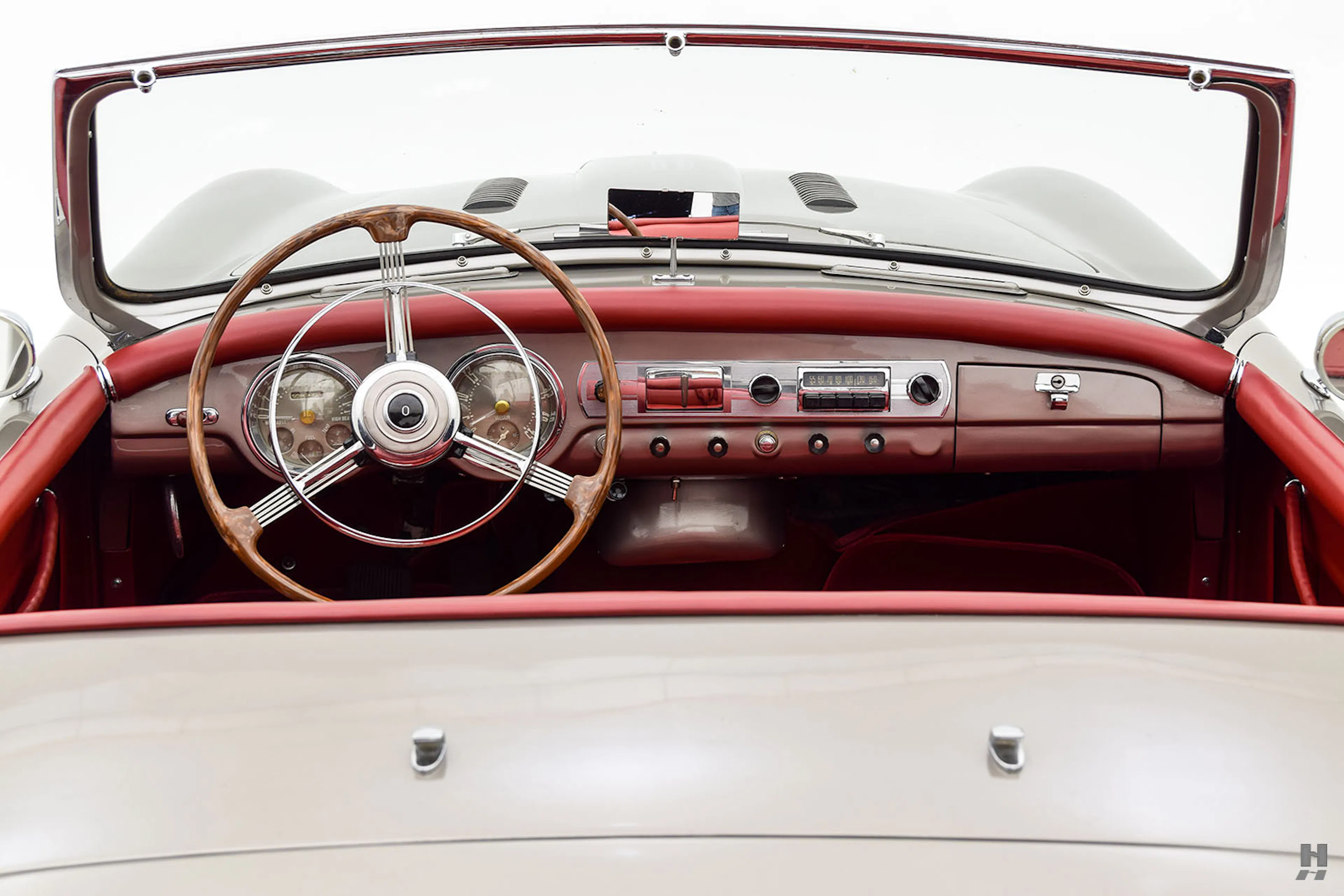 1952 Nash-Healey Series 25 2dr Convertible Courtesy of Hyman Ltd.