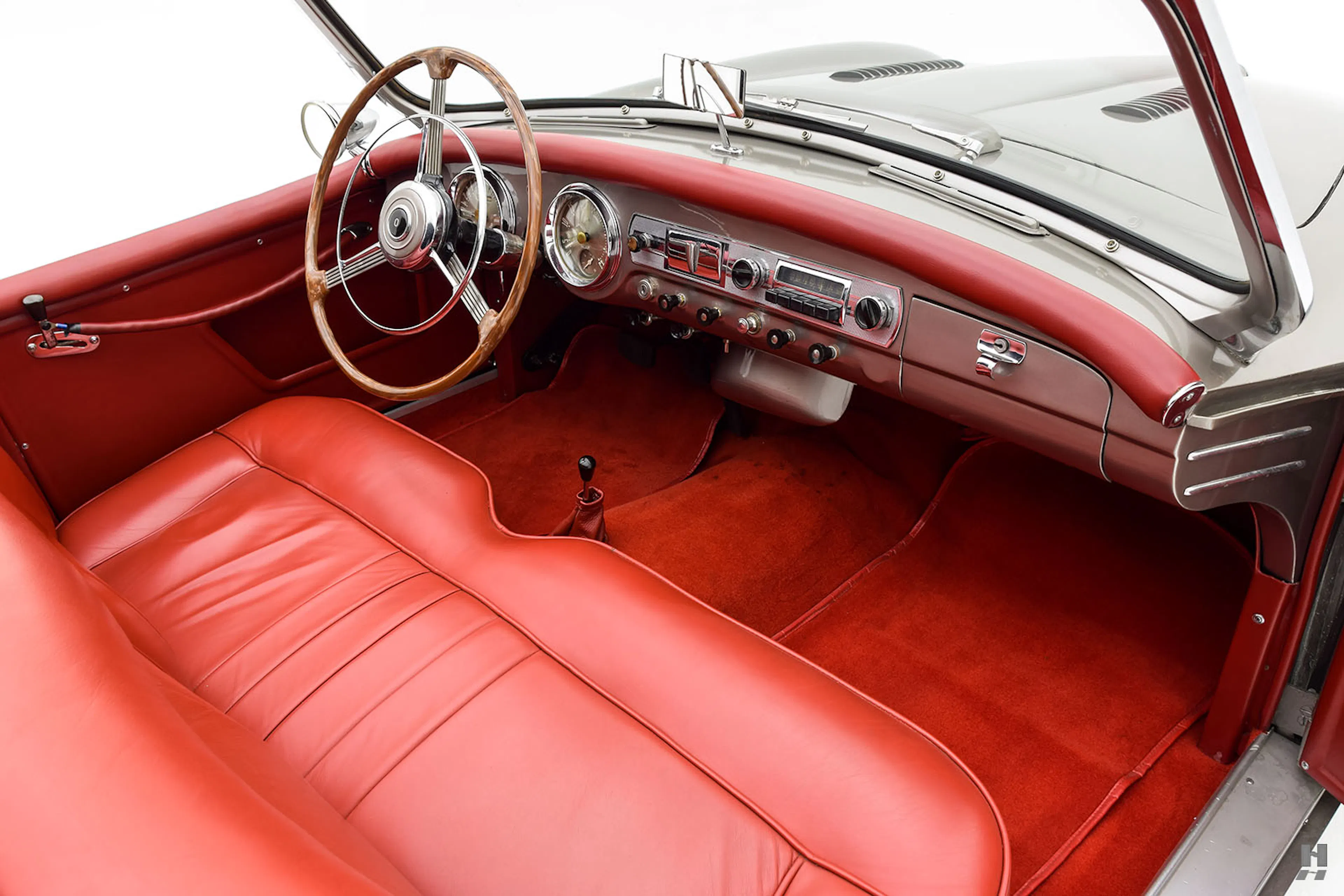 1952 Nash-Healey Series 25 2dr Convertible Courtesy of Hyman Ltd.