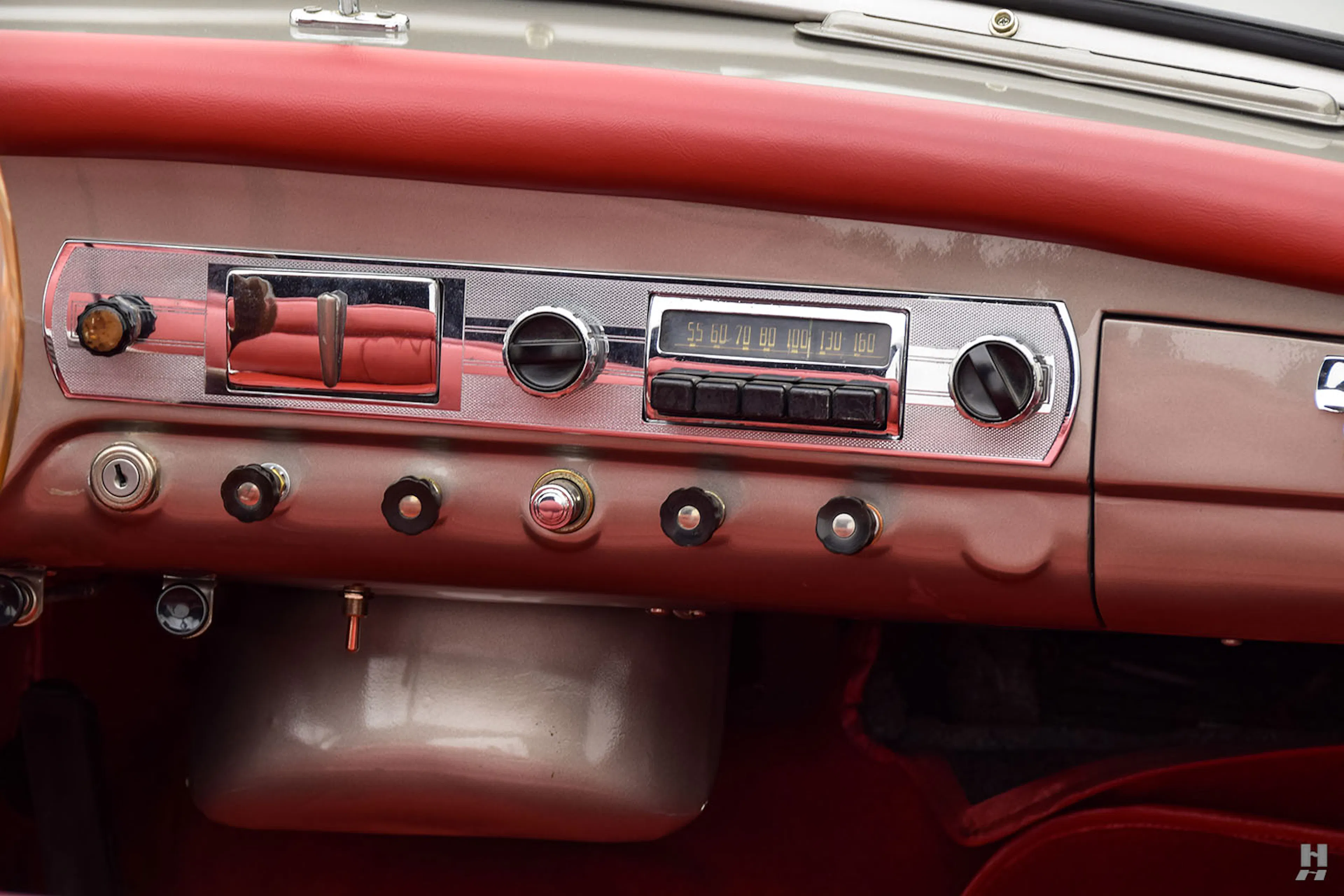 1952 Nash-Healey Series 25 2dr Convertible Courtesy of Hyman Ltd.