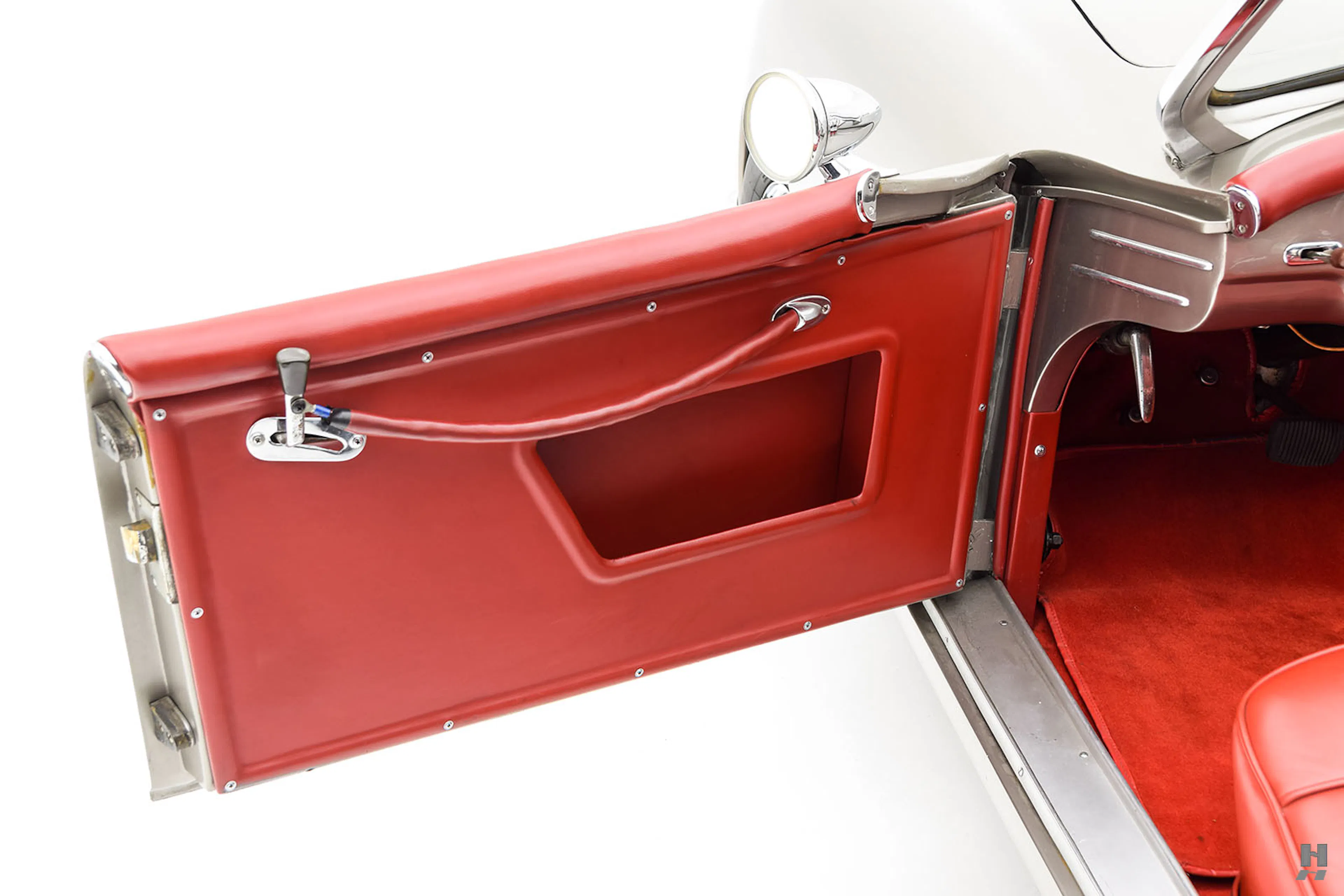 1952 Nash-Healey Series 25 2dr Convertible Courtesy of Hyman Ltd.