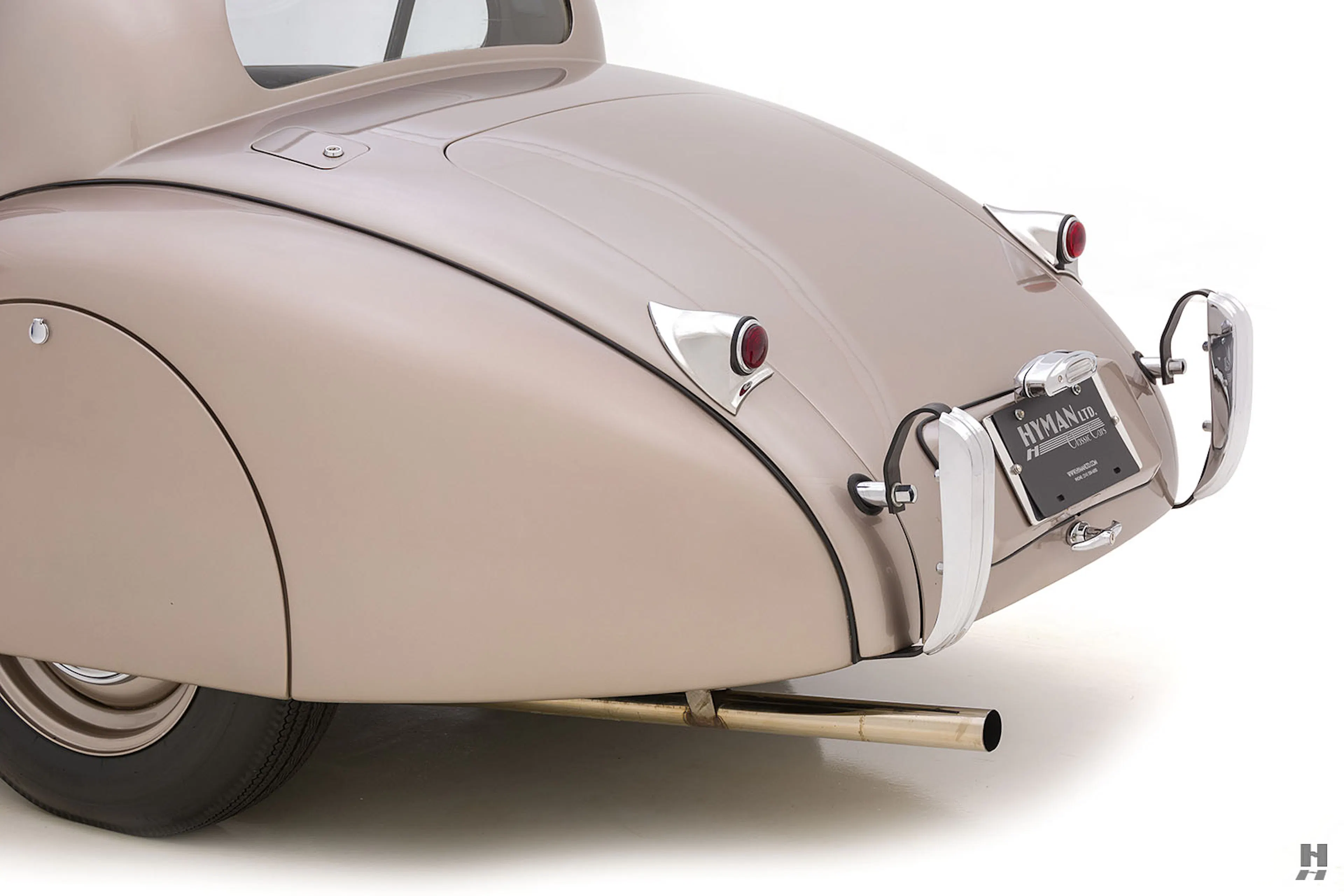 1953 Jaguar XK 120 2dr Fixed-Head Coupe Courtesy of Hyman Ltd.