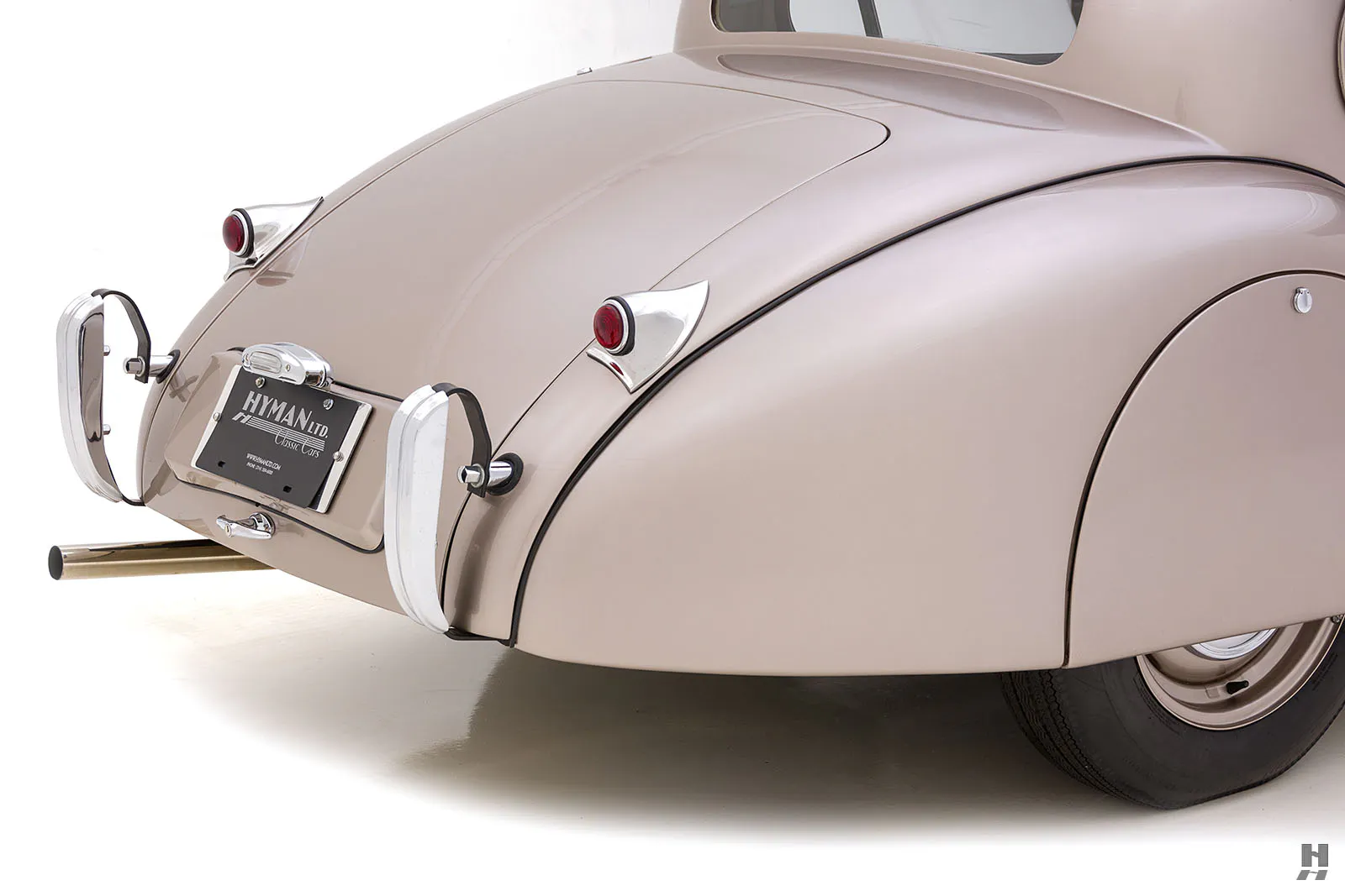 1953 Jaguar XK 120 2dr Fixed-Head Coupe Courtesy of Hyman Ltd.