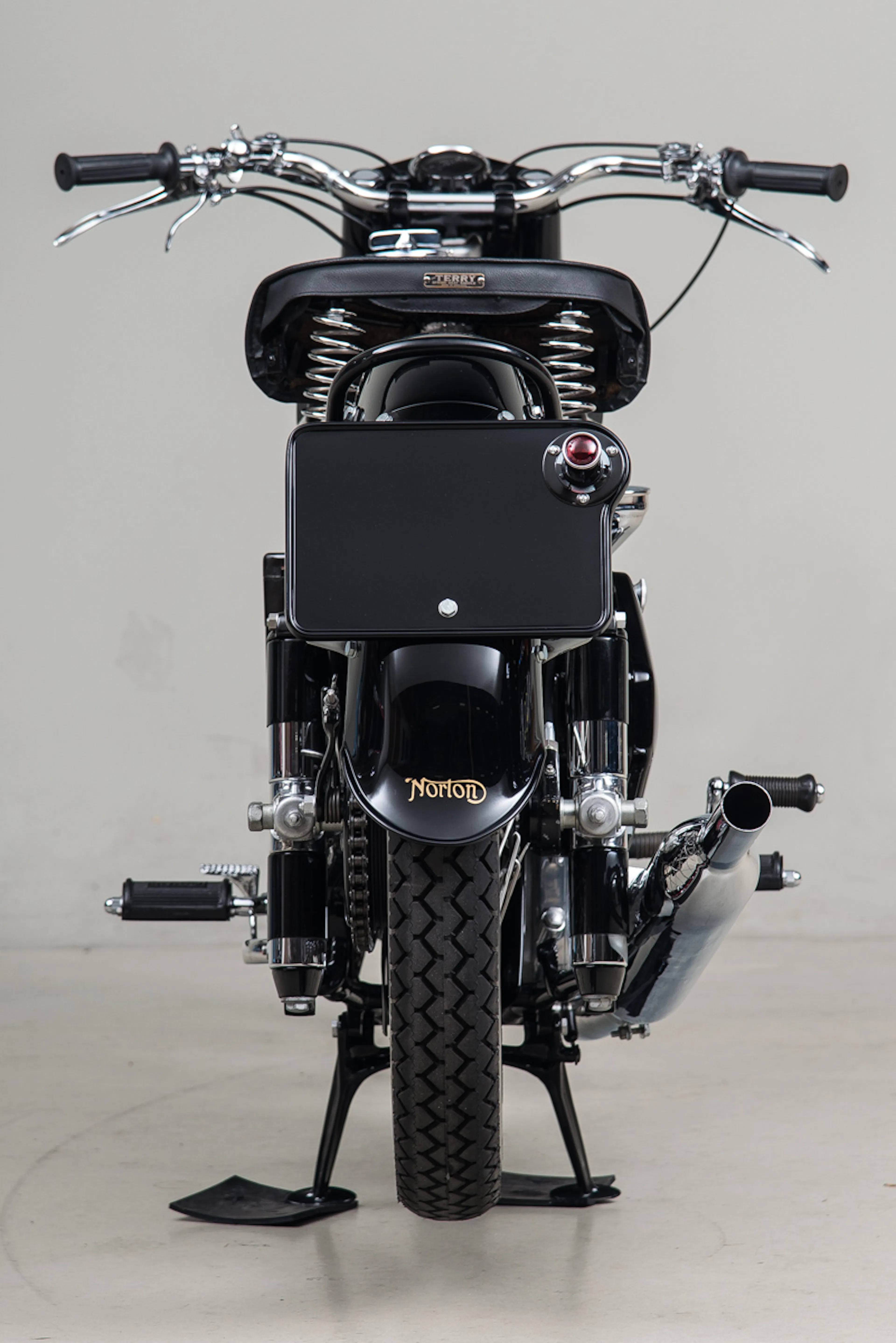 1948 Norton Model 30 International Courtesy of Canepa